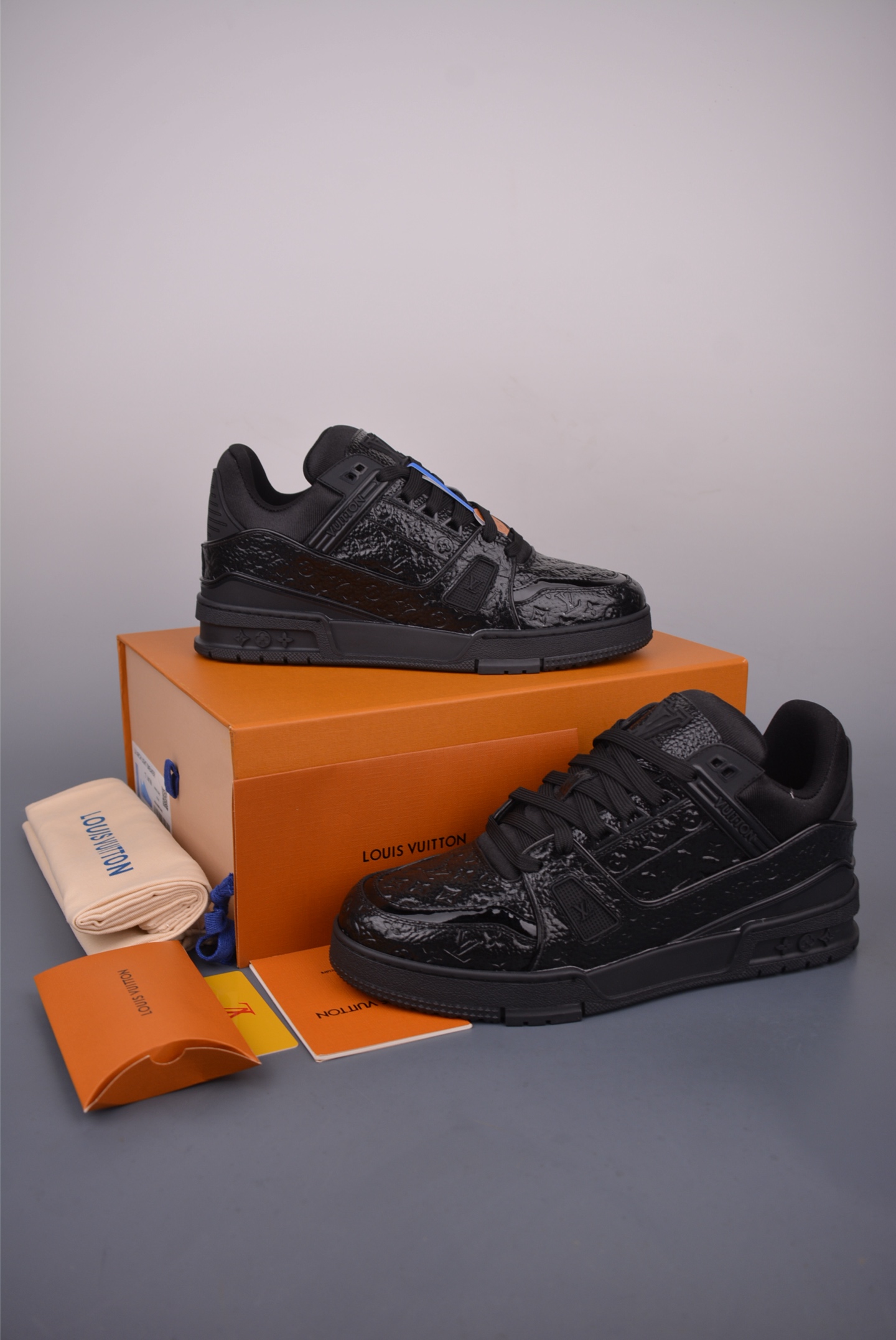 Louis Vuitton Trainer Sneaker Low Black Grained Leather Size 39-46 5 i1752087790438 7532 0 4