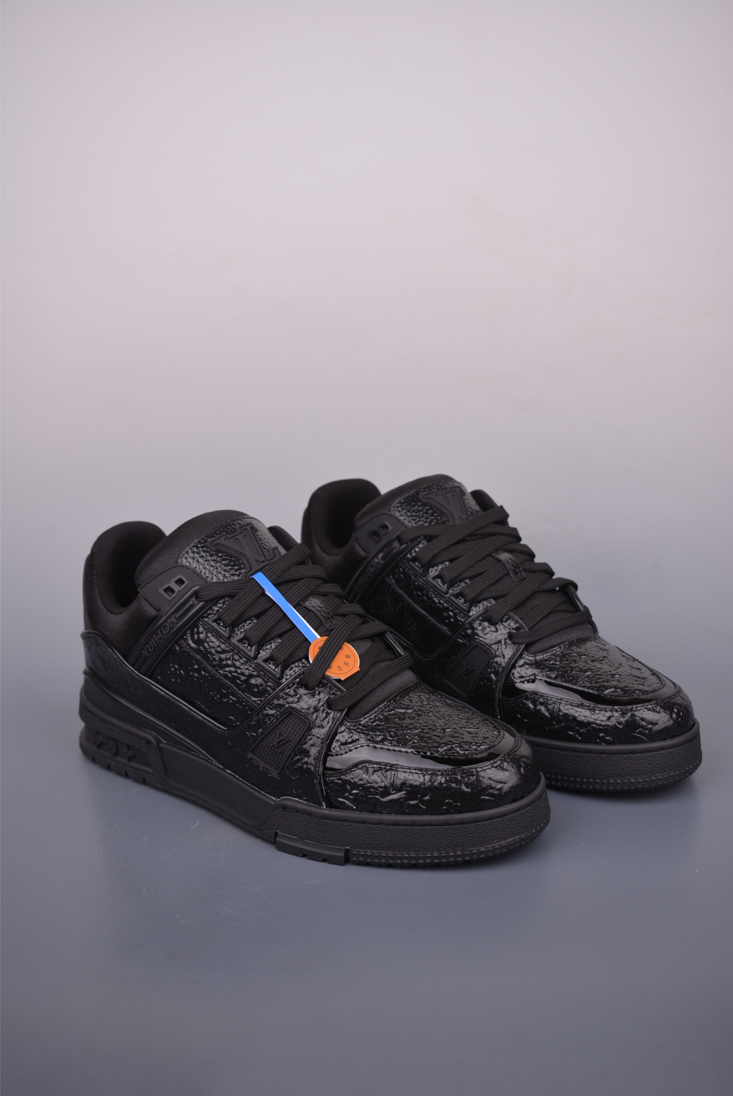 Louis Vuitton Trainer Sneaker Low Black Grained Leather Size 39-46 1 i1752087793538 7647 0 0