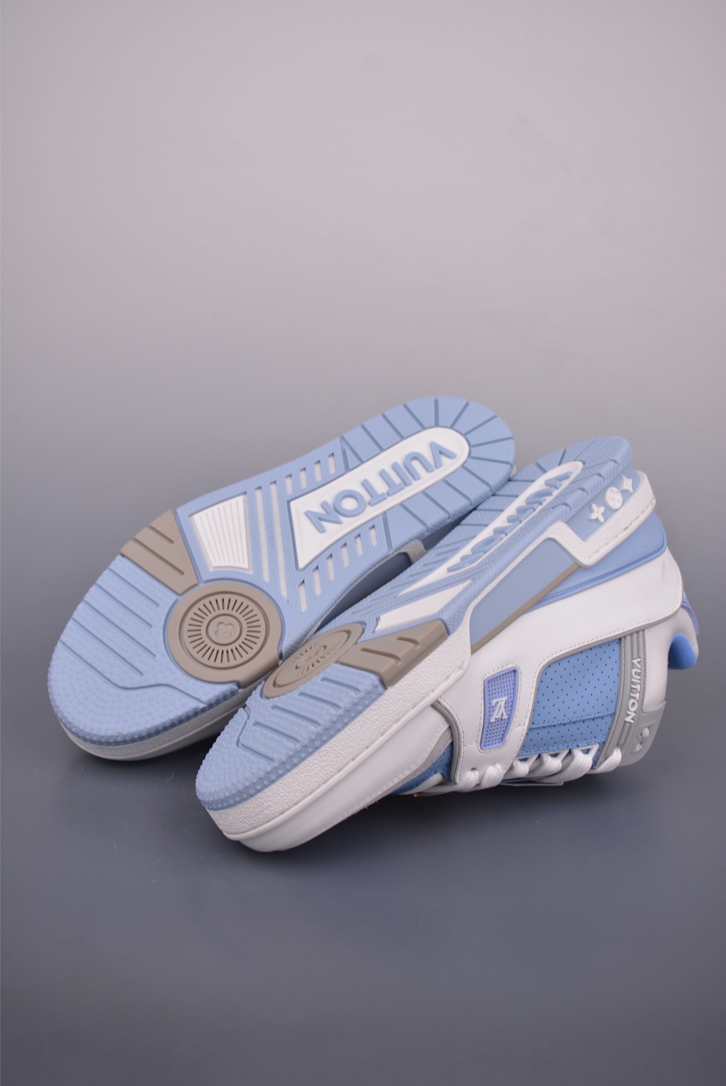Louis Vuitton Trainer Sneaker: Premium Leather, Stylish Low-Top Design 4 i1752087822831 97 0 2