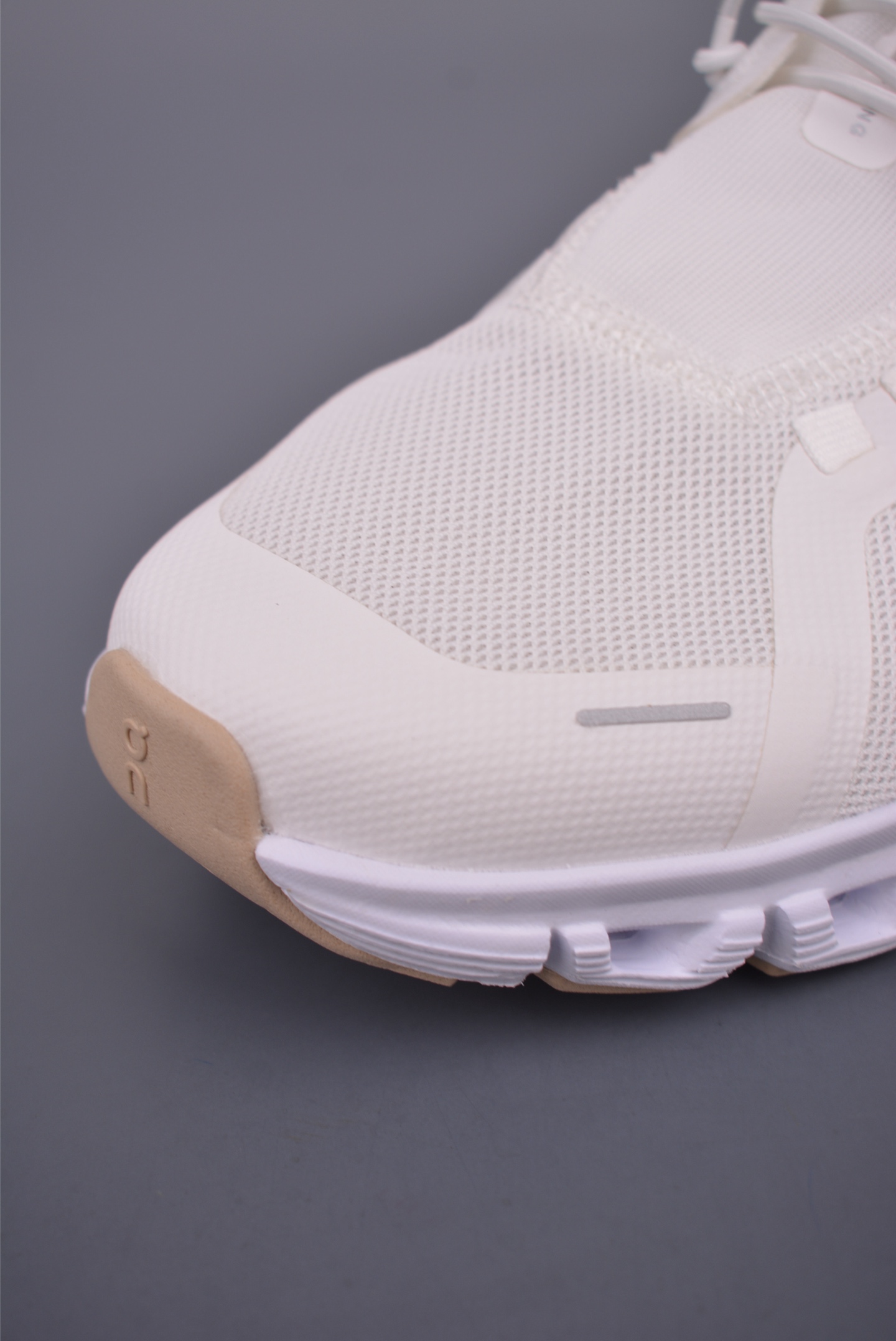 On昂跑 Cloudtilt 6 户外街头机能风跑步鞋 3MF10071200