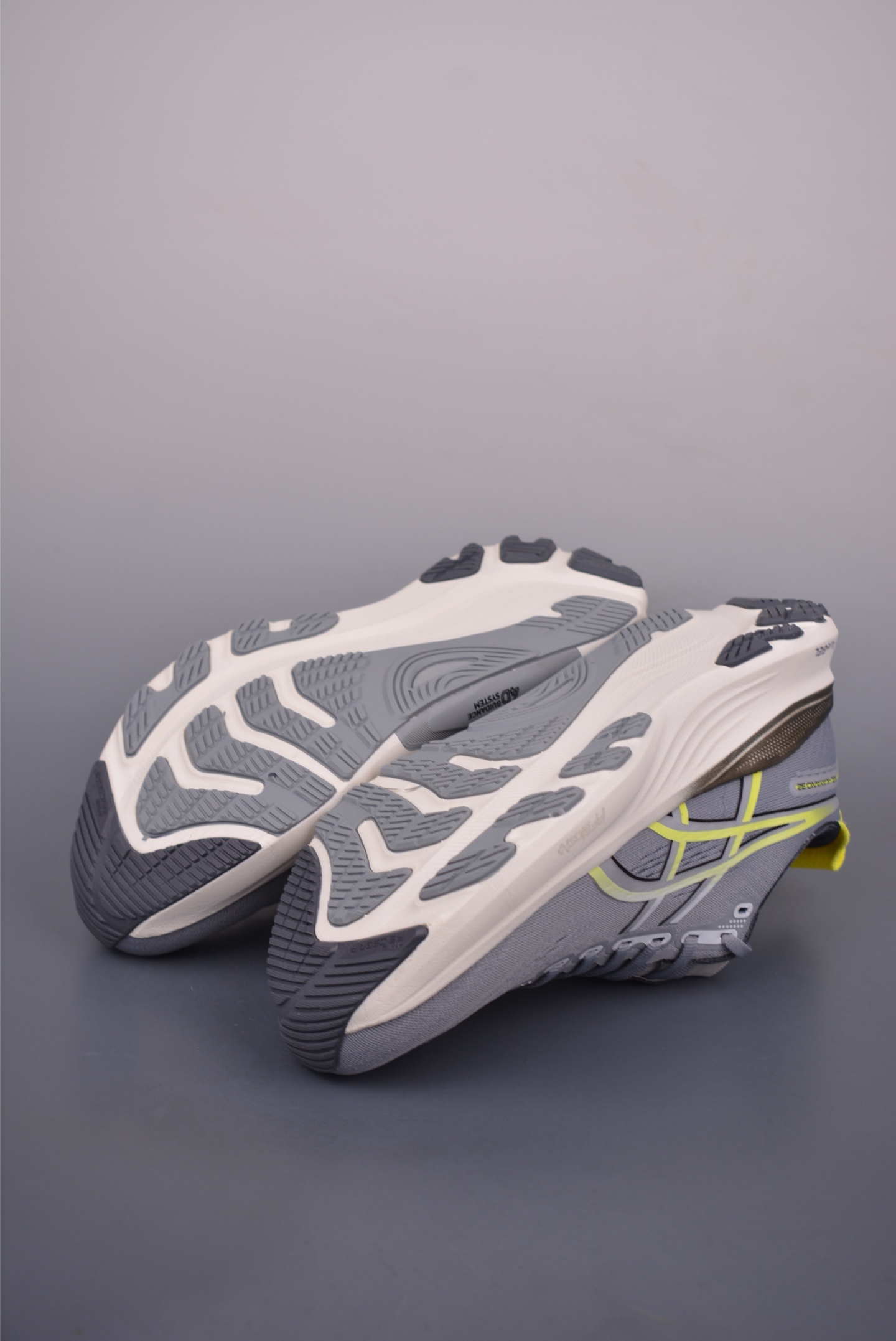 AsicsGel-Kayano 32 亚瑟士运动休闲透气专业跑鞋 1011C052-021