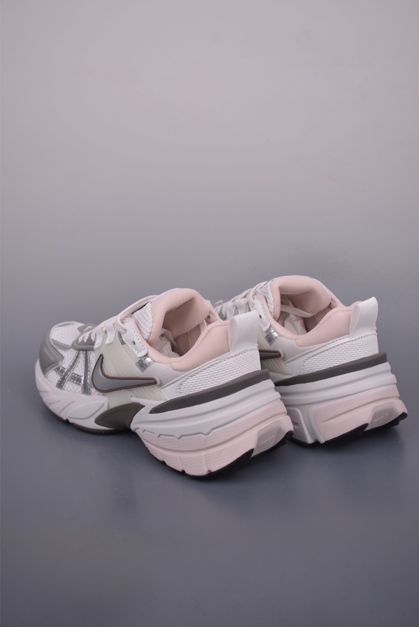 NIKE V2K Runtekk 版本 减震防滑复古低帮跑步鞋 FD0736-010-莆田鞋,莆田鞋货源,高仿鞋,高仿鞋货源,安福档口,莆田高仿鞋,莆田鞋批发,高仿鞋批发,莆田高仿运动鞋,高仿运动鞋,莆田运动鞋 NIKE V2K Runtekk 版本 减震防滑复古低帮跑步鞋 FD0736-010