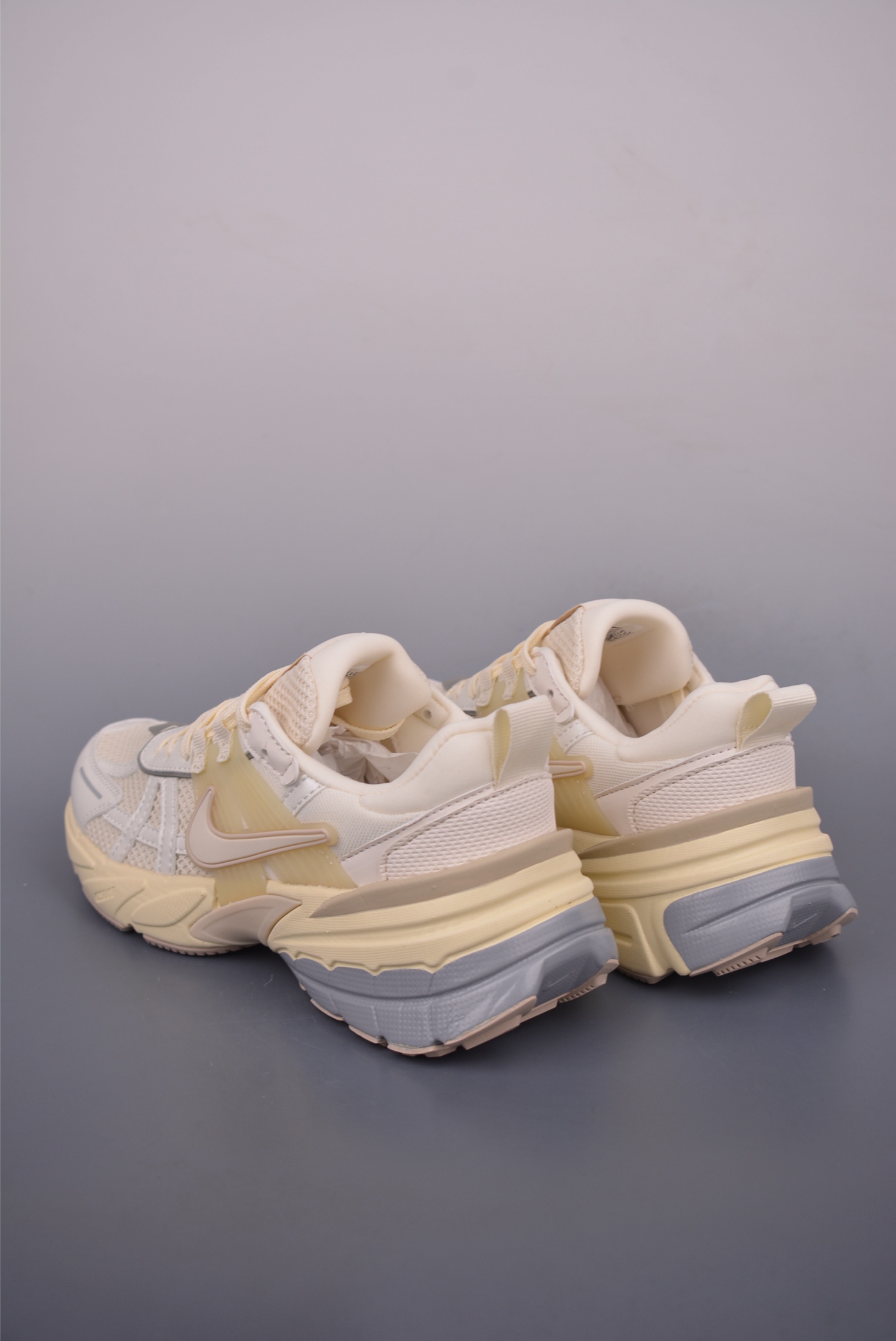 NIKE V2K Runtekk 版本 减震防滑复古低帮跑步鞋 HO1512-110