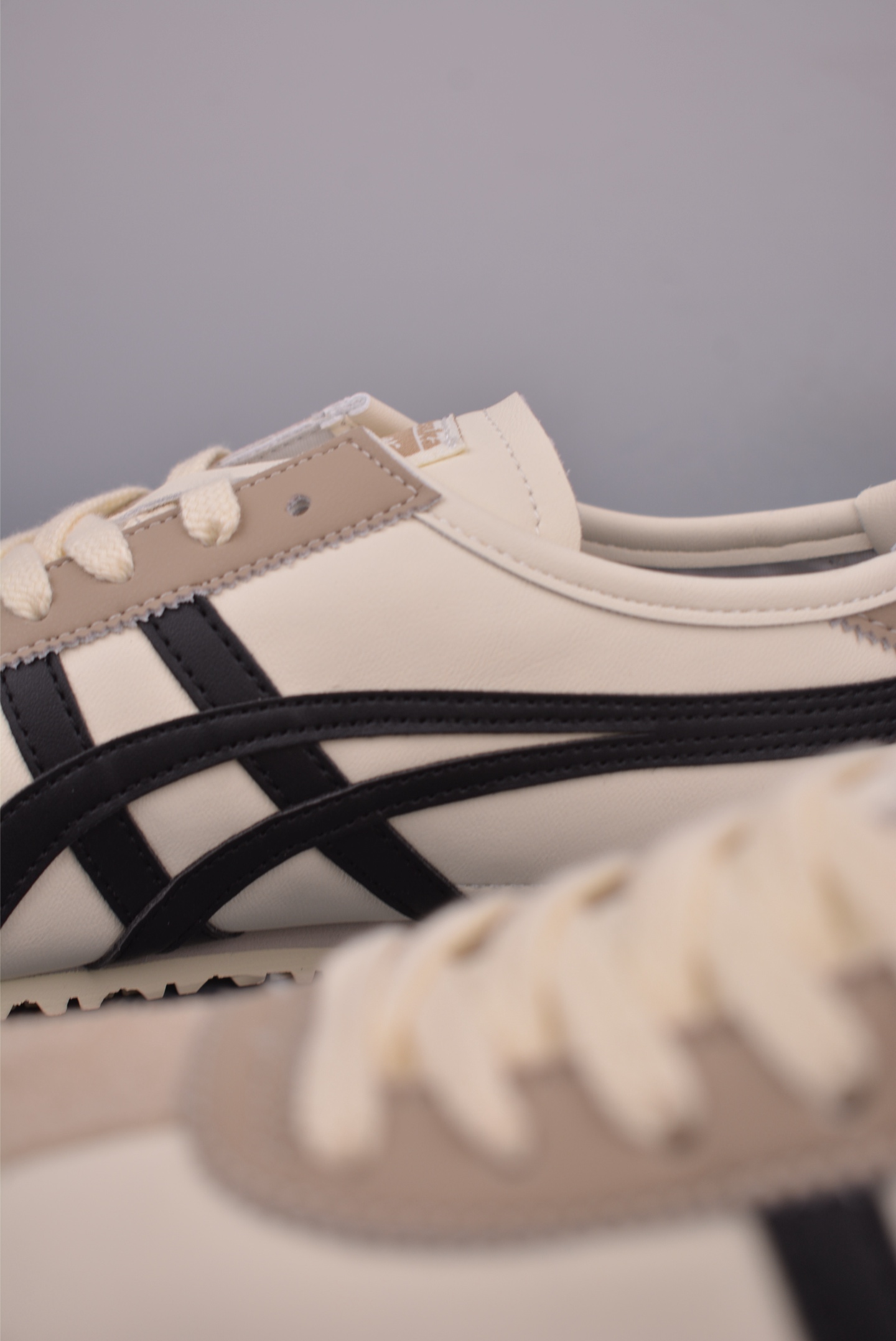 Asics鬼冢虎 MEXICO 66 做工精赞 1183C102-莆田鞋,莆田鞋货源,高仿鞋,高仿鞋货源,安福档口,莆田高仿鞋,莆田鞋批发,高仿鞋批发,莆田高仿运动鞋,高仿运动鞋,莆田运动鞋 Asics鬼冢虎 MEXICO 66 做工精赞 1183C102