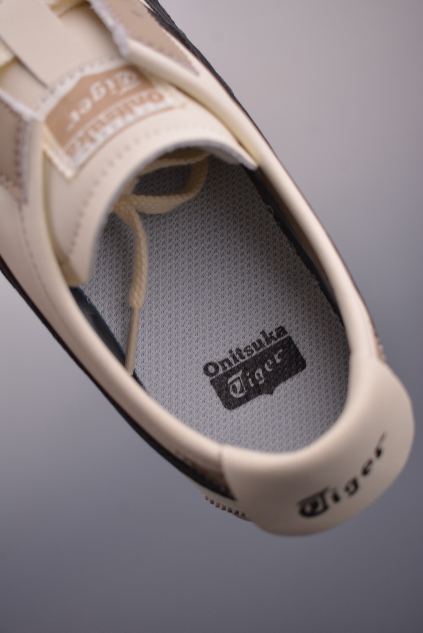 Asics鬼冢虎 MEXICO 66 做工精赞 1183C102-莆田鞋,莆田鞋货源,高仿鞋,高仿鞋货源,安福档口,莆田高仿鞋,莆田鞋批发,高仿鞋批发,莆田高仿运动鞋,高仿运动鞋,莆田运动鞋 Asics鬼冢虎 MEXICO 66 做工精赞 1183C102