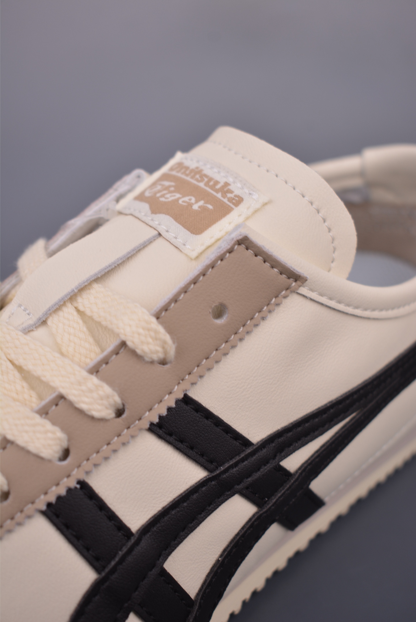 Asics鬼冢虎 MEXICO 66 做工精赞 1183C102-莆田鞋,莆田鞋货源,高仿鞋,高仿鞋货源,安福档口,莆田高仿鞋,莆田鞋批发,高仿鞋批发,莆田高仿运动鞋,高仿运动鞋,莆田运动鞋 Asics鬼冢虎 MEXICO 66 做工精赞 1183C102