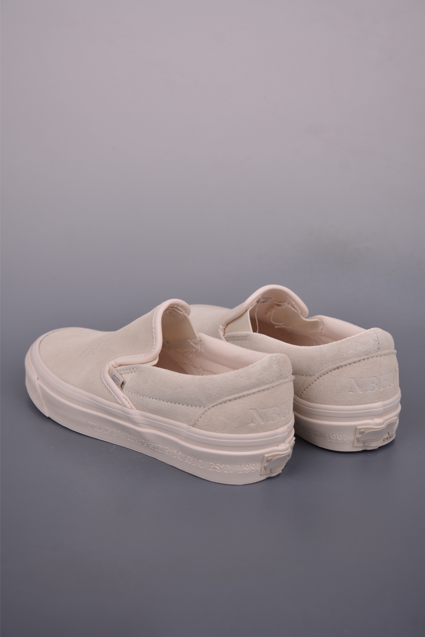 Neighborhood x OTW by Vans Classic Slip-On 98 联名一脚蹬 黑色/米色 VN000EDGBLA 黑色 VN000EDG7VJ 米色