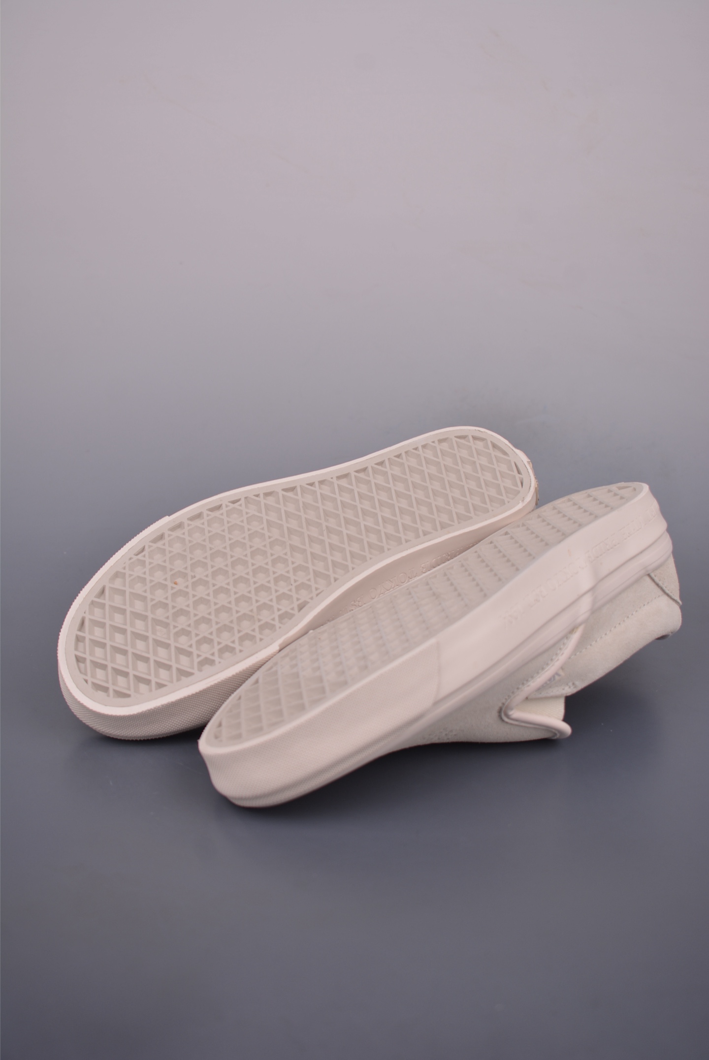 Neighborhood x OTW by Vans Classic Slip-On 98 联名一脚蹬 黑色/米色 VN000EDGBLA 黑色 VN000EDG7VJ 米色