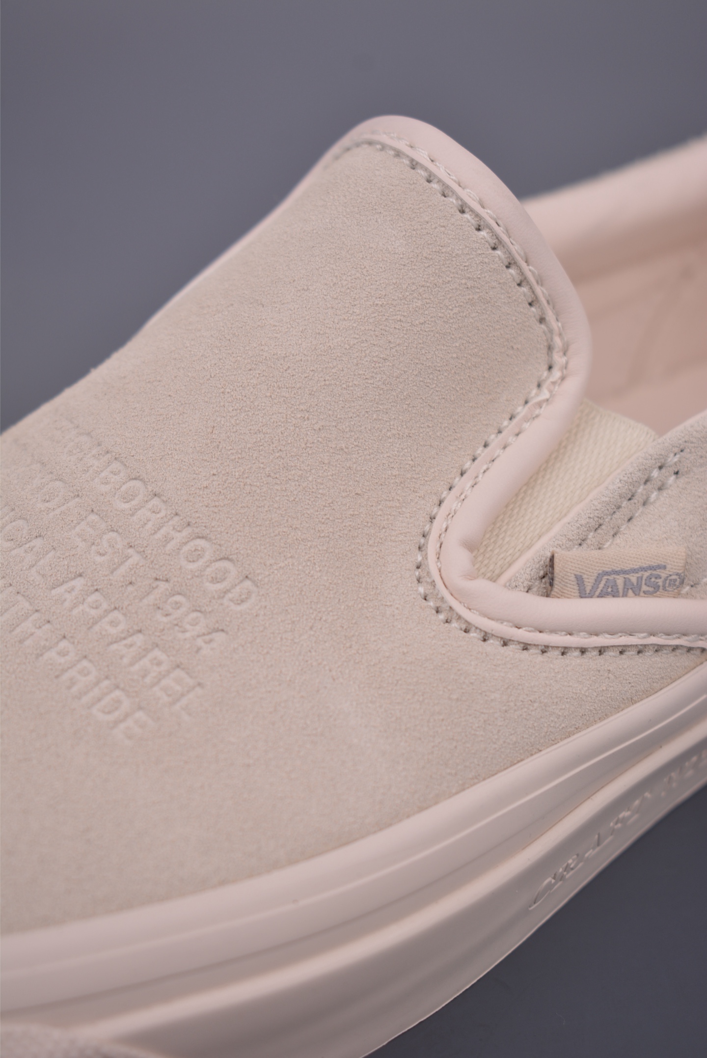 Neighborhood x OTW by Vans Classic Slip-On 98 联名一脚蹬 黑色/米色 VN000EDGBLA 黑色 VN000EDG7VJ 米色