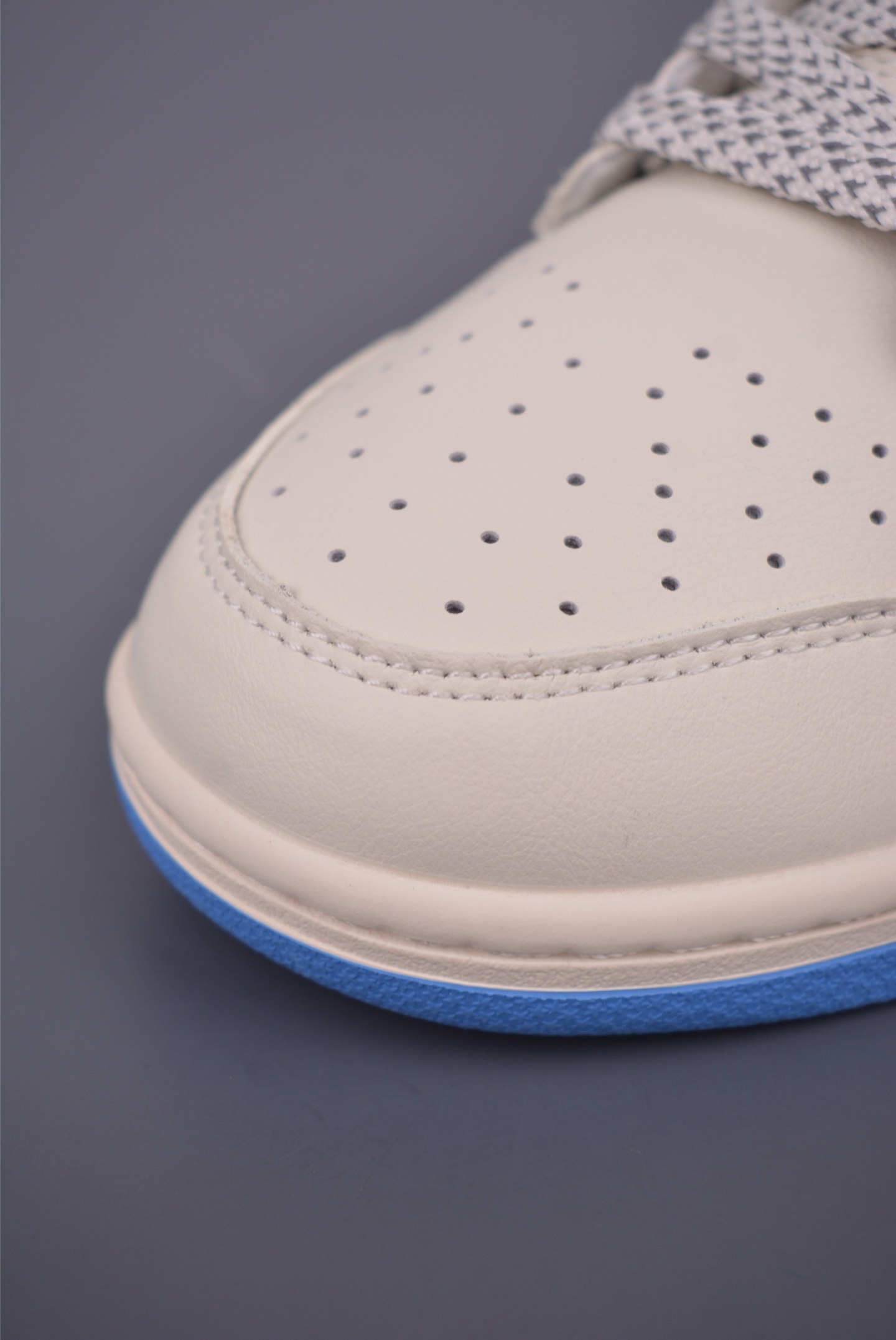 Nike SB Dunk Low LV联名 SM6668-101-莆田鞋,莆田鞋货源,高仿鞋,高仿鞋货源,安福档口,莆田高仿鞋,莆田鞋批发,高仿鞋批发,莆田高仿运动鞋,高仿运动鞋,莆田运动鞋 Nike SB Dunk Low LV联名 SM6668-101