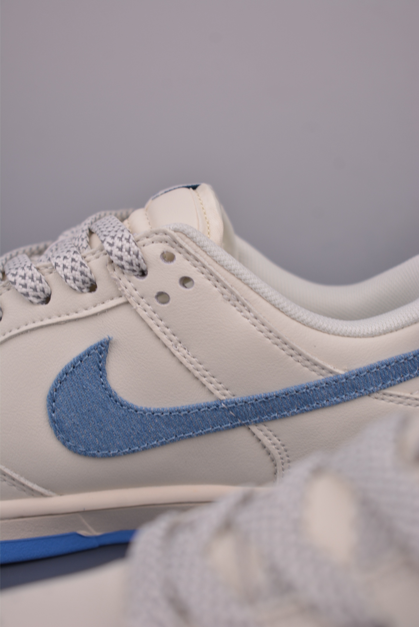 Nike SB Dunk Low LV联名 SM6668-101-莆田鞋,莆田鞋货源,高仿鞋,高仿鞋货源,安福档口,莆田高仿鞋,莆田鞋批发,高仿鞋批发,莆田高仿运动鞋,高仿运动鞋,莆田运动鞋 Nike SB Dunk Low LV联名 SM6668-101