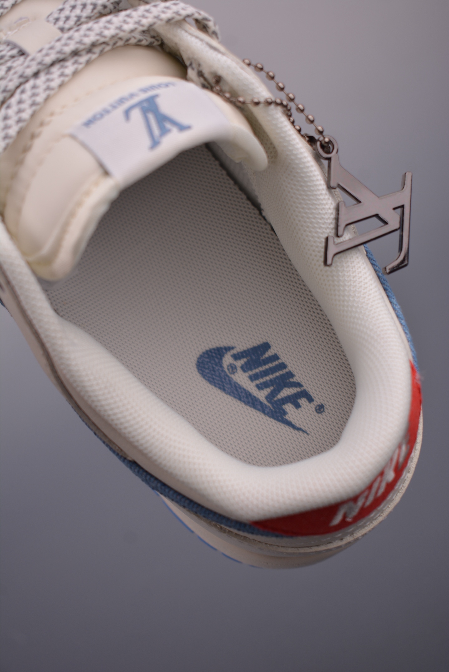 Nike SB Dunk Low LV联名 SM6668-101-莆田鞋,莆田鞋货源,高仿鞋,高仿鞋货源,安福档口,莆田高仿鞋,莆田鞋批发,高仿鞋批发,莆田高仿运动鞋,高仿运动鞋,莆田运动鞋 Nike SB Dunk Low LV联名 SM6668-101