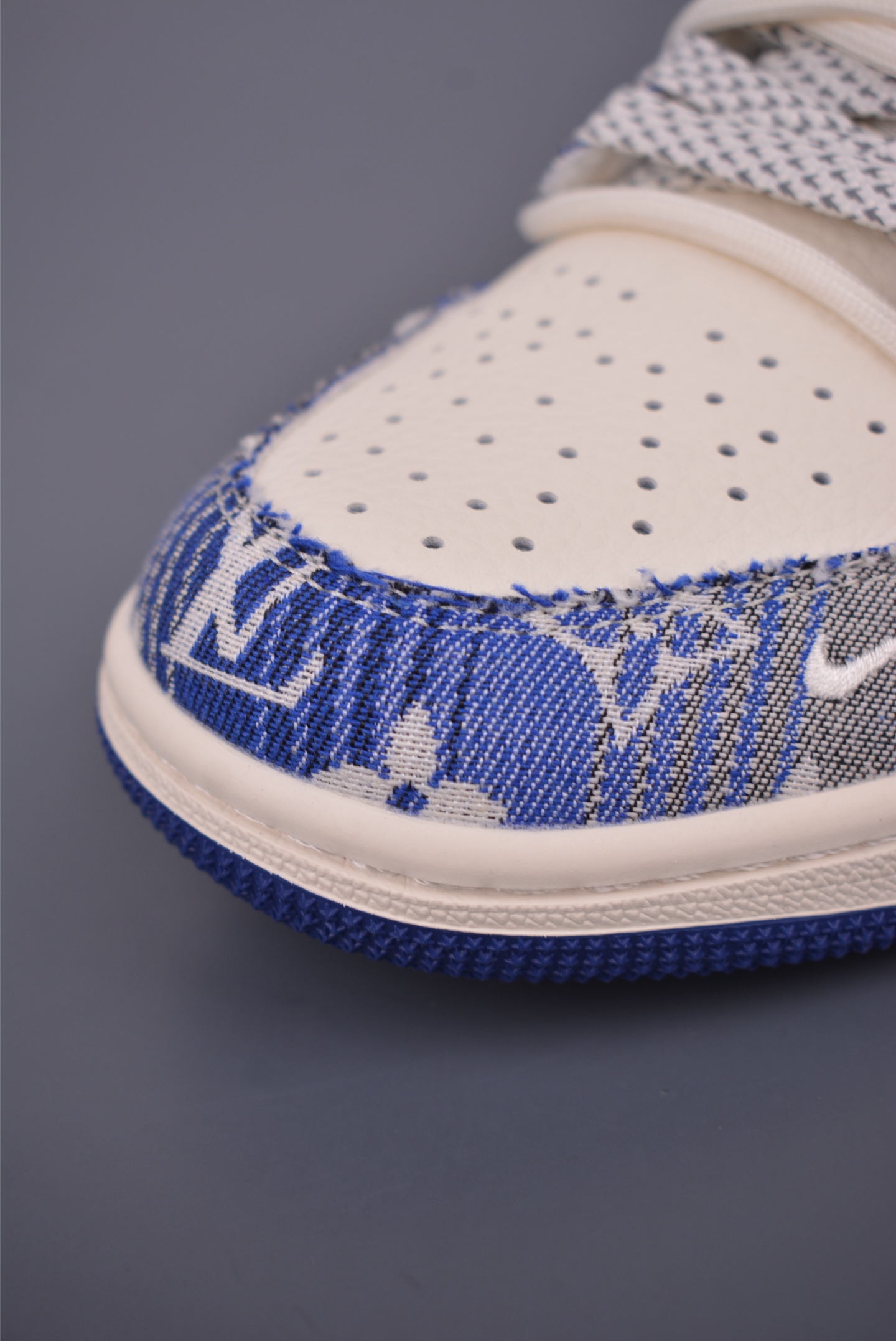 Nike Jordan Air Jordan 1 Supreme联名 解构绑带 YX5066-373-莆田鞋,莆田鞋货源,高仿鞋,高仿鞋货源,安福档口,莆田高仿鞋,莆田鞋批发,高仿鞋批发,莆田高仿运动鞋,高仿运动鞋,莆田运动鞋 Nike Jordan Air Jordan 1 Supreme联名 解构绑带 YX5066-373