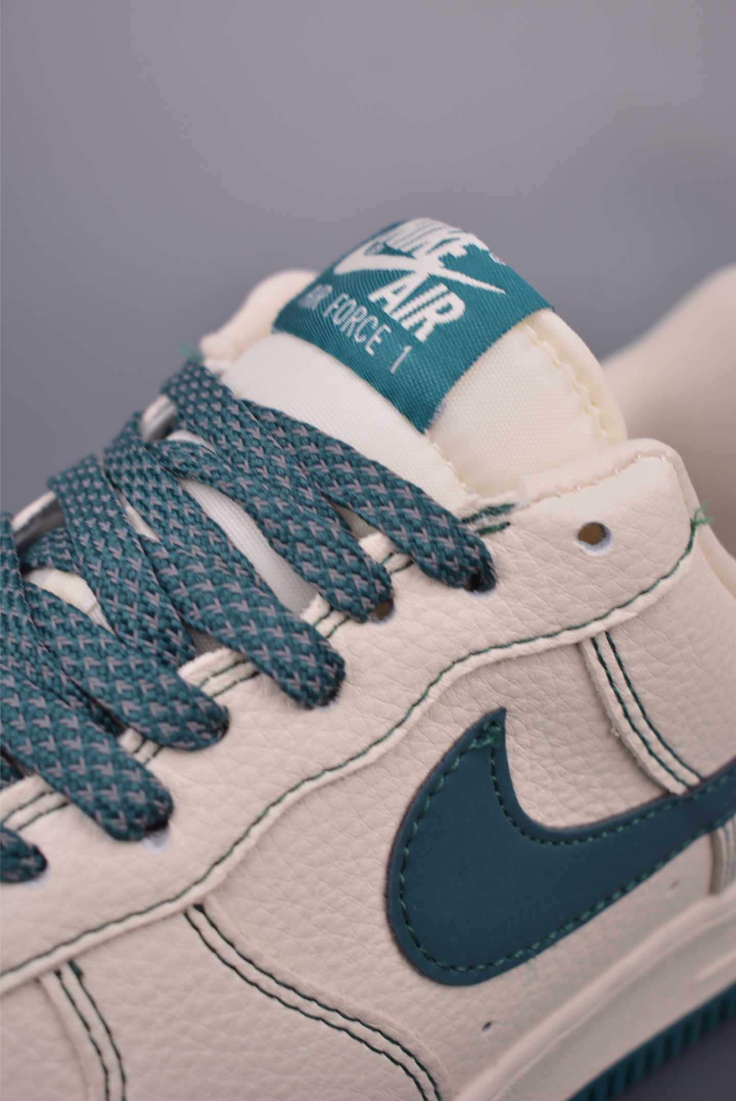 Nike Air Force 1 Low Supreme Collab Sneakers - Original Design & Comfort 8 i1752267366750 2618 0 6