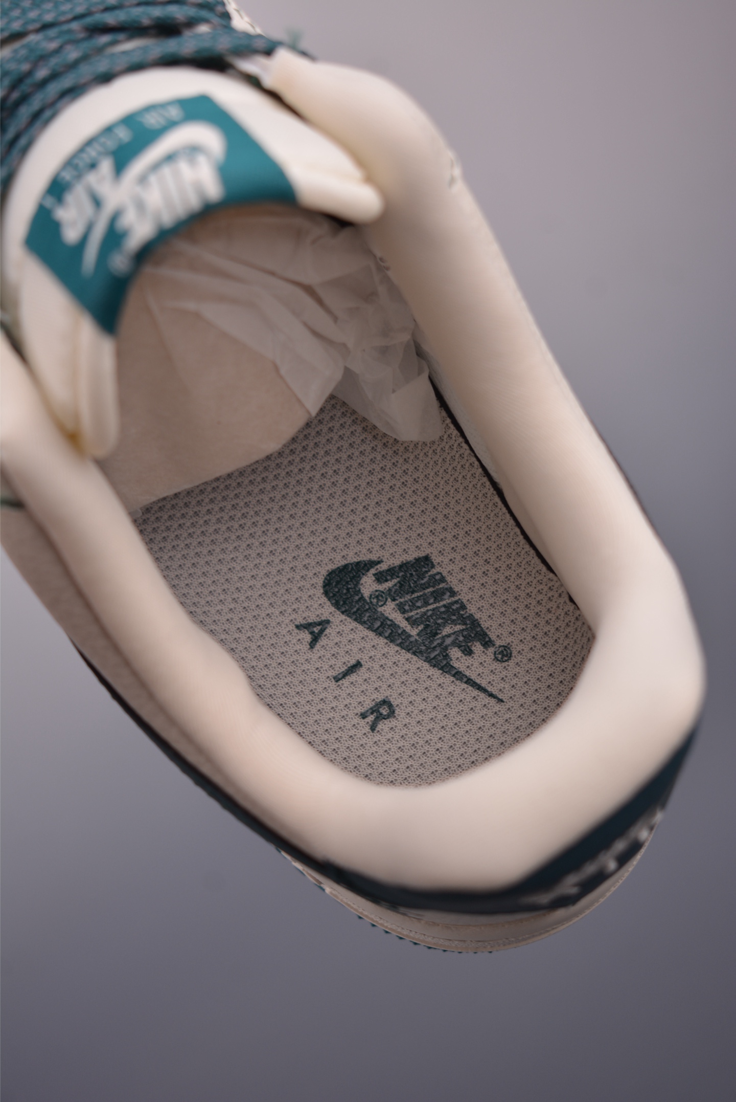 Nike Air Force 1 Low Supreme Collab Sneakers - Original Design & Comfort 10 i1752267368289 5207 0 8