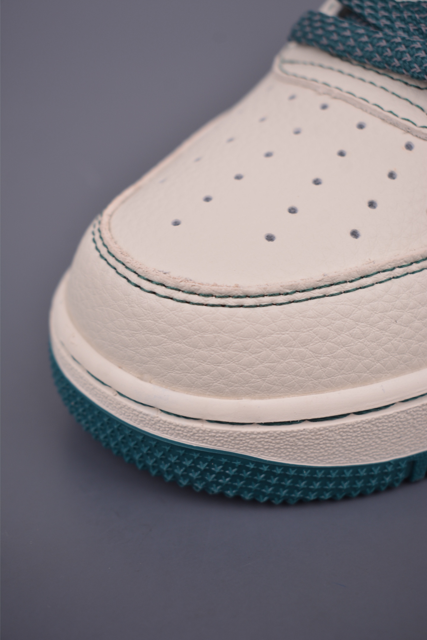 Nike Air Force 1 Low Supreme Collab Sneakers - Original Design & Comfort 7 i1752267368334 9951 0 5