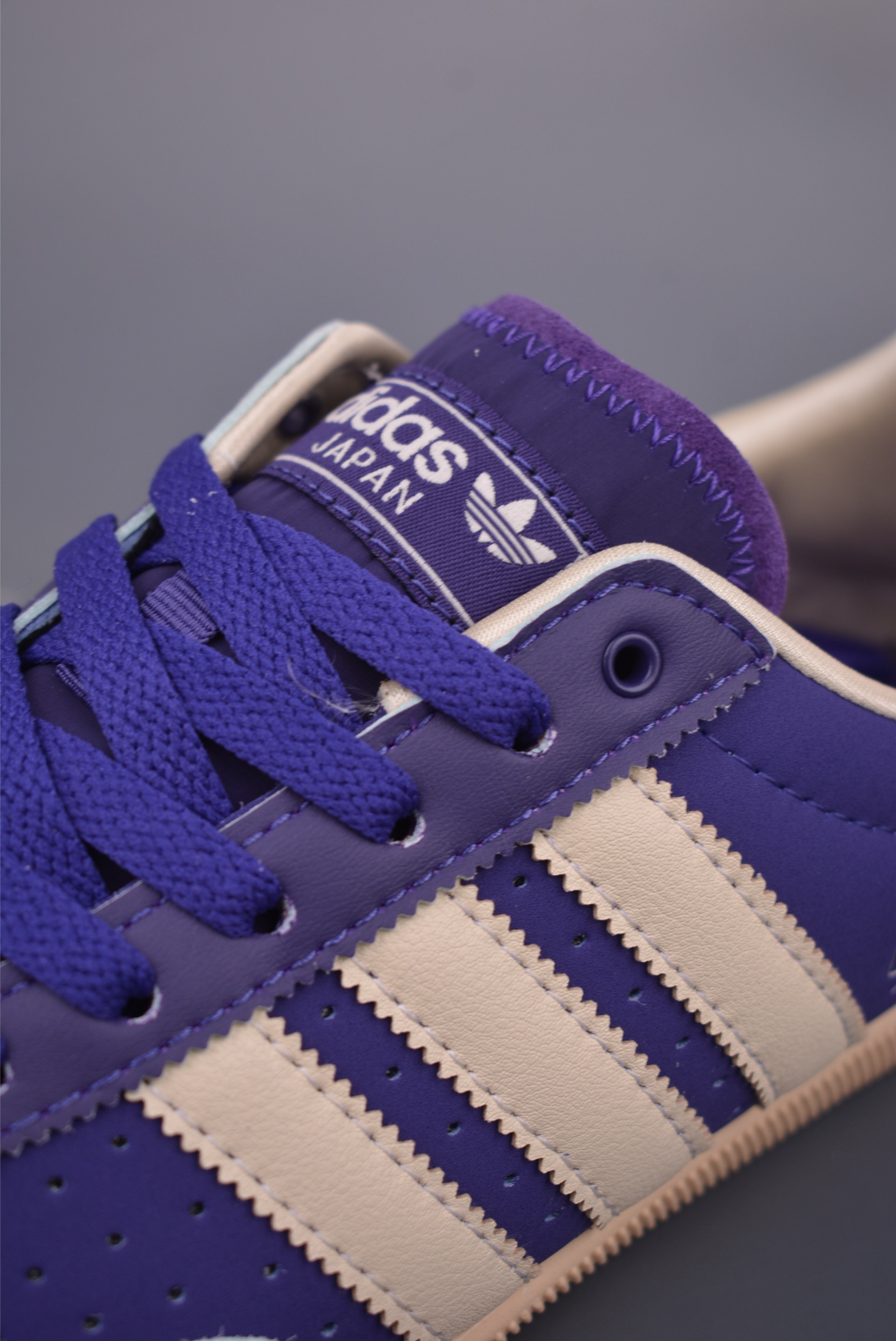 adidas阿迪达斯三叶草 T头鞋 JAPAN W复古薄底经典运动鞋 JS0252-莆田鞋,莆田鞋货源,高仿鞋,高仿鞋货源,安福档口,莆田高仿鞋,莆田鞋批发,高仿鞋批发,莆田高仿运动鞋,高仿运动鞋,莆田运动鞋 adidas阿迪达斯三叶草 T头鞋 JAPAN W复古薄底经典运动鞋 JS0252