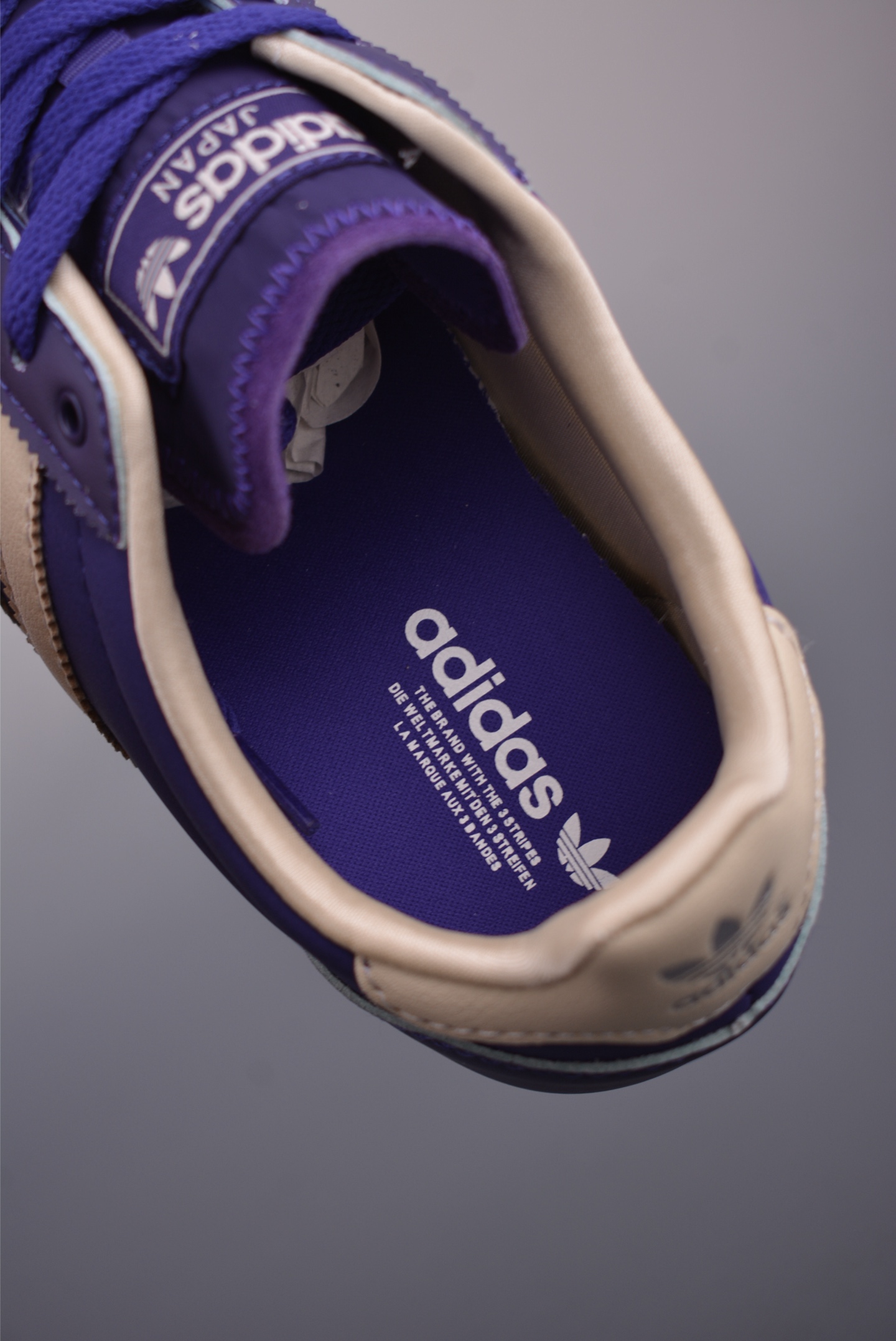 adidas阿迪达斯三叶草 T头鞋 JAPAN W复古薄底经典运动鞋 JS0252-莆田鞋,莆田鞋货源,高仿鞋,高仿鞋货源,安福档口,莆田高仿鞋,莆田鞋批发,高仿鞋批发,莆田高仿运动鞋,高仿运动鞋,莆田运动鞋 adidas阿迪达斯三叶草 T头鞋 JAPAN W复古薄底经典运动鞋 JS0252