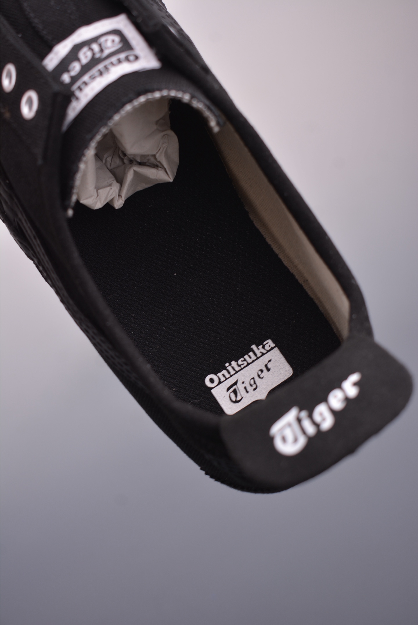 Onitsuka Tiger Mexico 66 Slip-On Sneakers - Classic Style, Ultimate Comfort 9 i1752269508879 8585 0 8