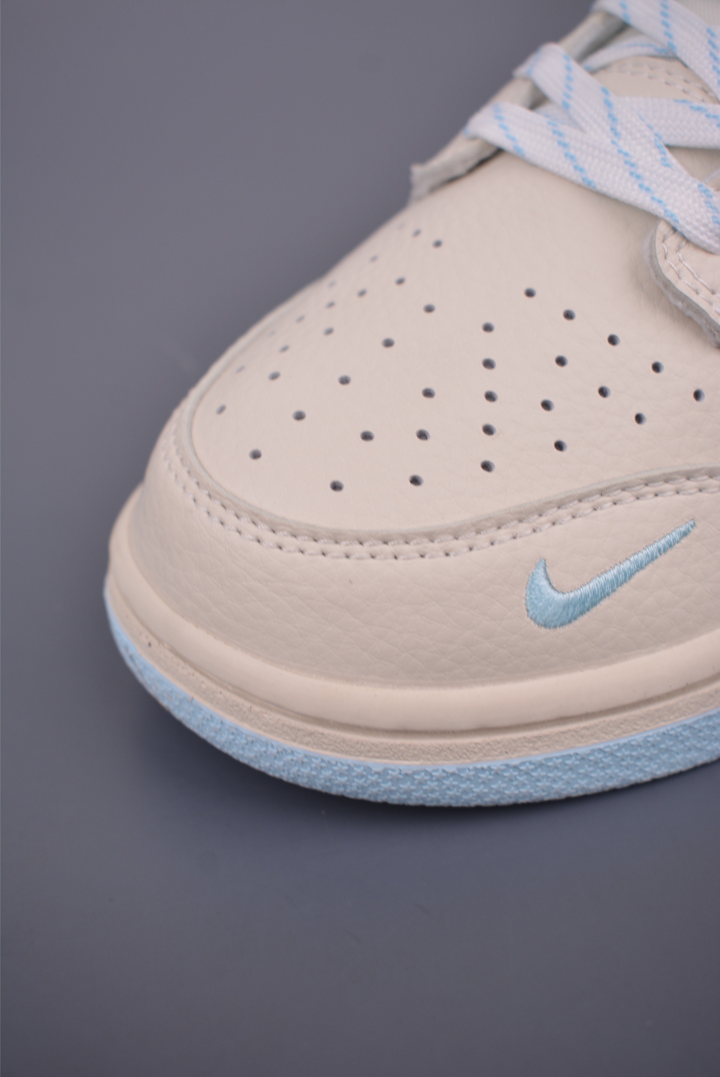Nike SB Dunk Low Louis Vuitton Cream Blue Leather Sneakers 6 i1752271744973 5466 0 5