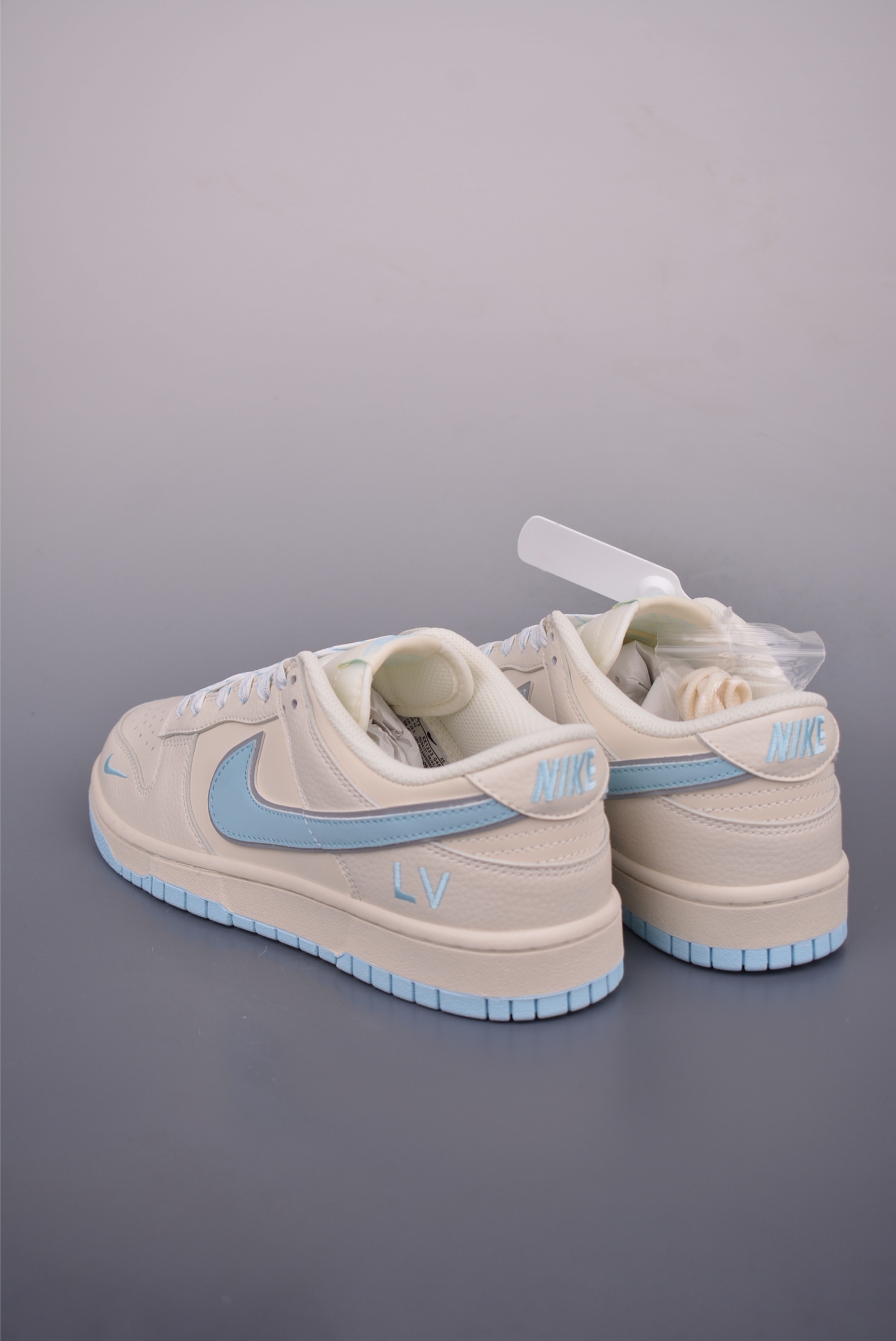 Nike SB Dunk Low Louis Vuitton Cream Blue Leather Sneakers 2 i1752271745037 3031 0 1