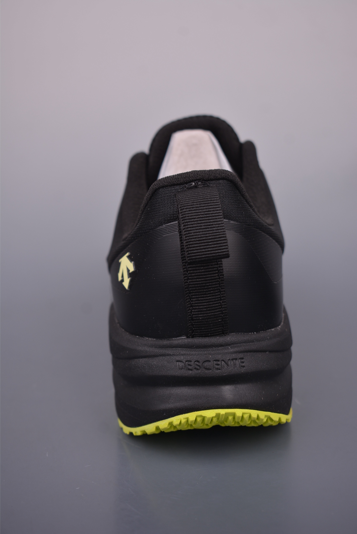 DESCENTE迪桑特 LAVITATE 广东纯原版本 时尚休闲运动覆盖防水男子越野跑鞋 D5231RRN09-莆田鞋,莆田鞋货源,高仿鞋,高仿鞋货源,安福档口,莆田高仿鞋,莆田鞋批发,高仿鞋批发,莆田高仿运动鞋,高仿运动鞋,莆田运动鞋 DESCENTE迪桑特 LAVITATE 广东纯原版本 时尚休闲运动覆盖防水男子越野跑鞋 D5231RRN09