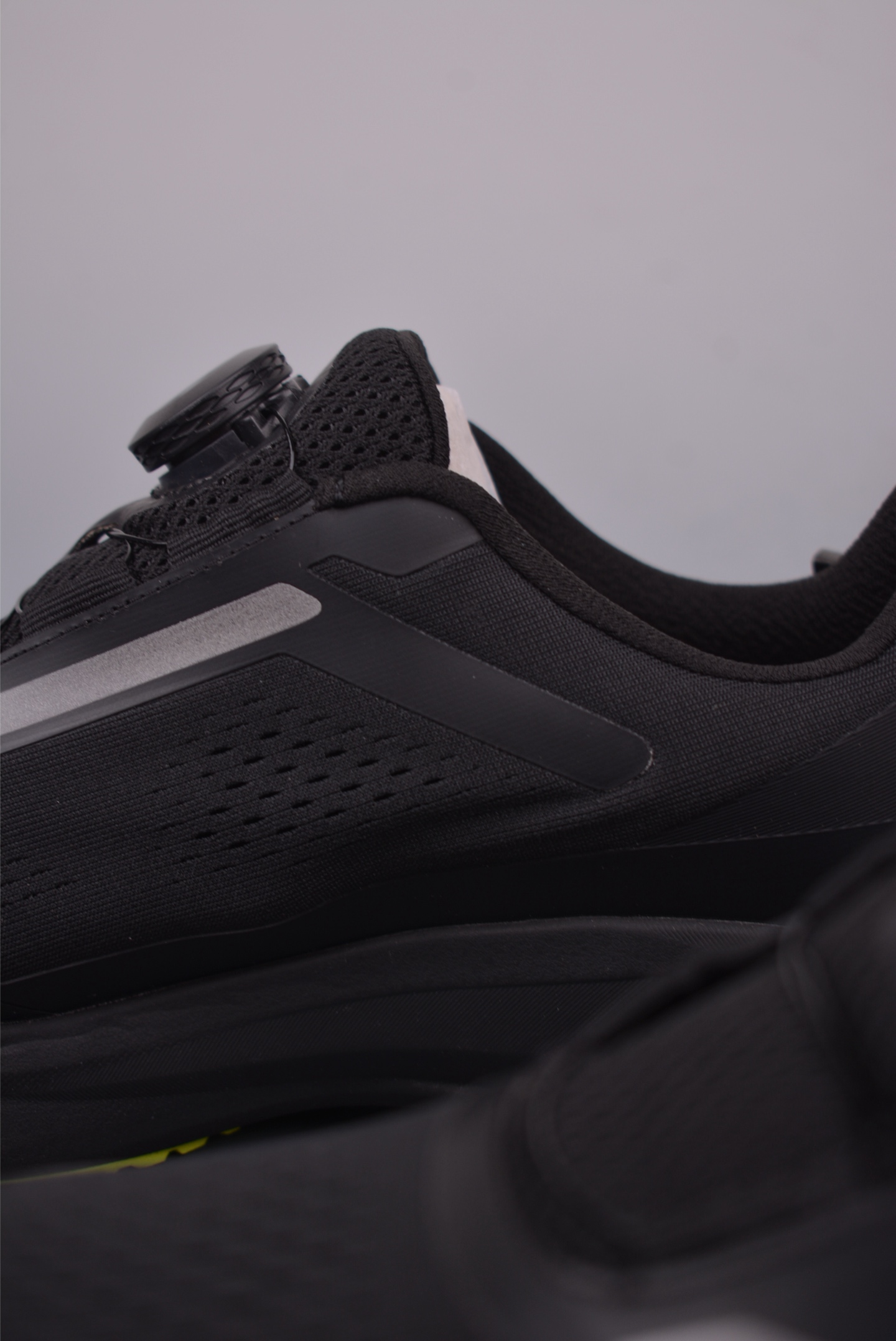 DESCENTE迪桑特 LAVITATE 广东纯原版本 时尚休闲运动覆盖防水男子越野跑鞋 D5231RRN09-莆田鞋,莆田鞋货源,高仿鞋,高仿鞋货源,安福档口,莆田高仿鞋,莆田鞋批发,高仿鞋批发,莆田高仿运动鞋,高仿运动鞋,莆田运动鞋 DESCENTE迪桑特 LAVITATE 广东纯原版本 时尚休闲运动覆盖防水男子越野跑鞋 D5231RRN09