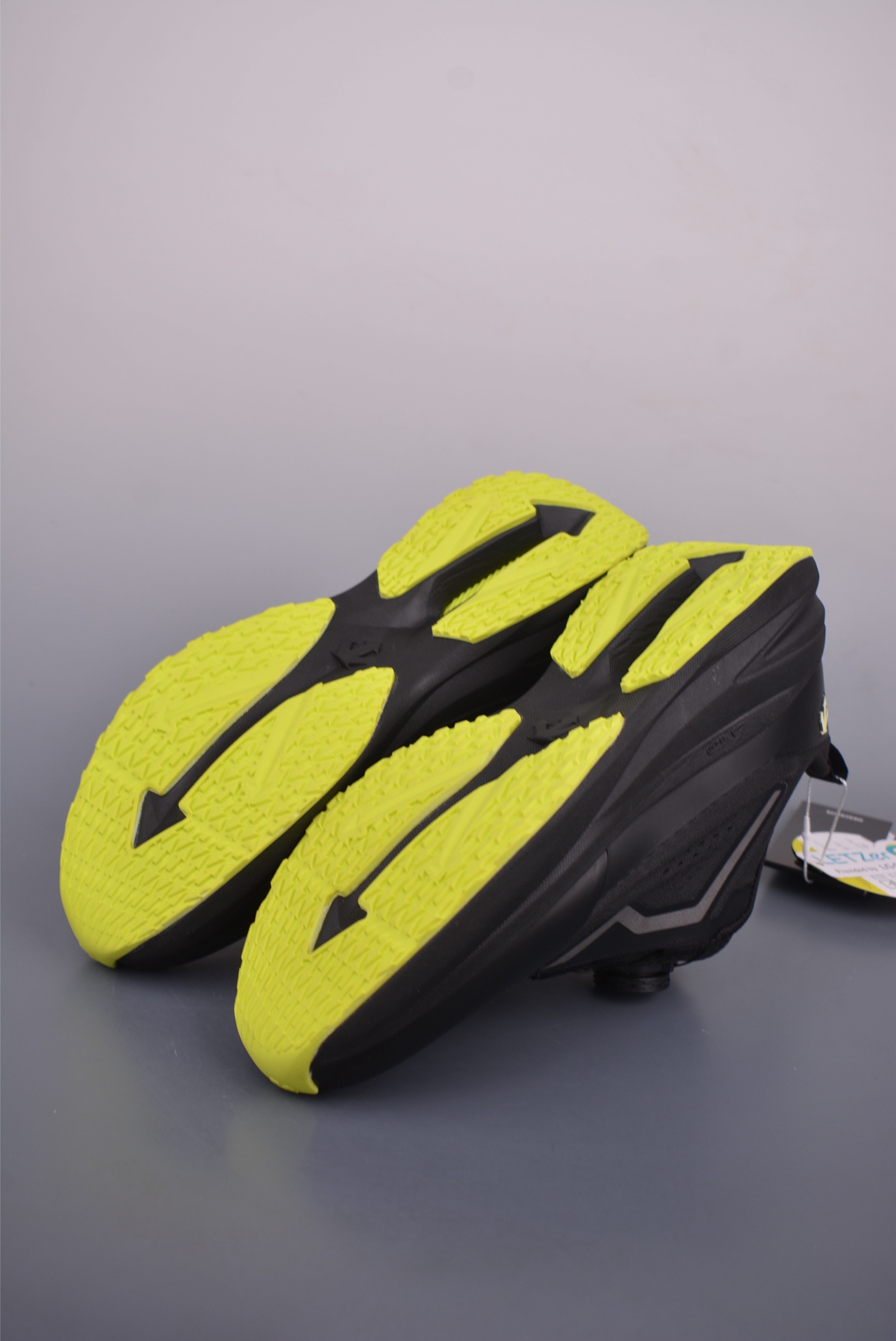 DESCENTE迪桑特 LAVITATE 广东纯原版本 时尚休闲运动覆盖防水男子越野跑鞋 D5231RRN09-莆田鞋,莆田鞋货源,高仿鞋,高仿鞋货源,安福档口,莆田高仿鞋,莆田鞋批发,高仿鞋批发,莆田高仿运动鞋,高仿运动鞋,莆田运动鞋 DESCENTE迪桑特 LAVITATE 广东纯原版本 时尚休闲运动覆盖防水男子越野跑鞋 D5231RRN09