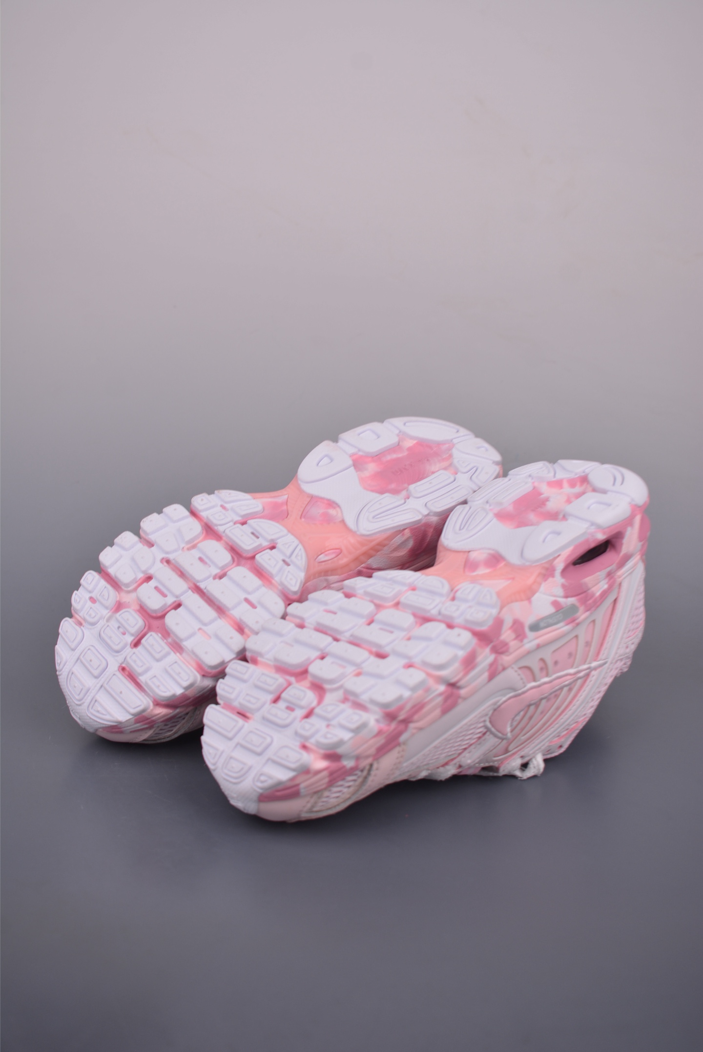 Nike Zoom Vomero 5 Women's Running Shoes - Pink - HQ2056 1082332 3 i1752358020317 1016 0 2