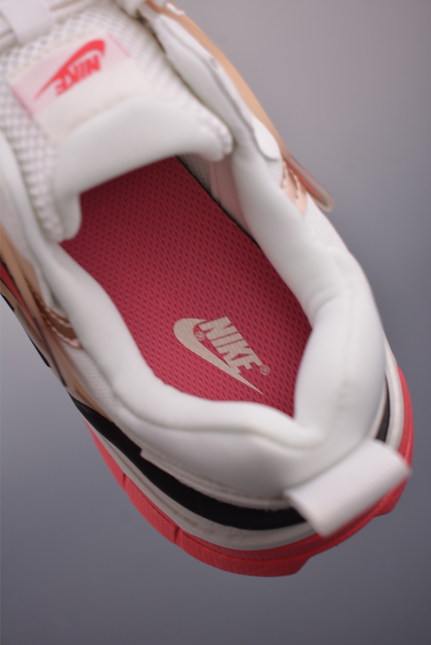 NIKE V2K Runtekk 版本 减震防滑复古低帮跑步鞋 HJ7389-838