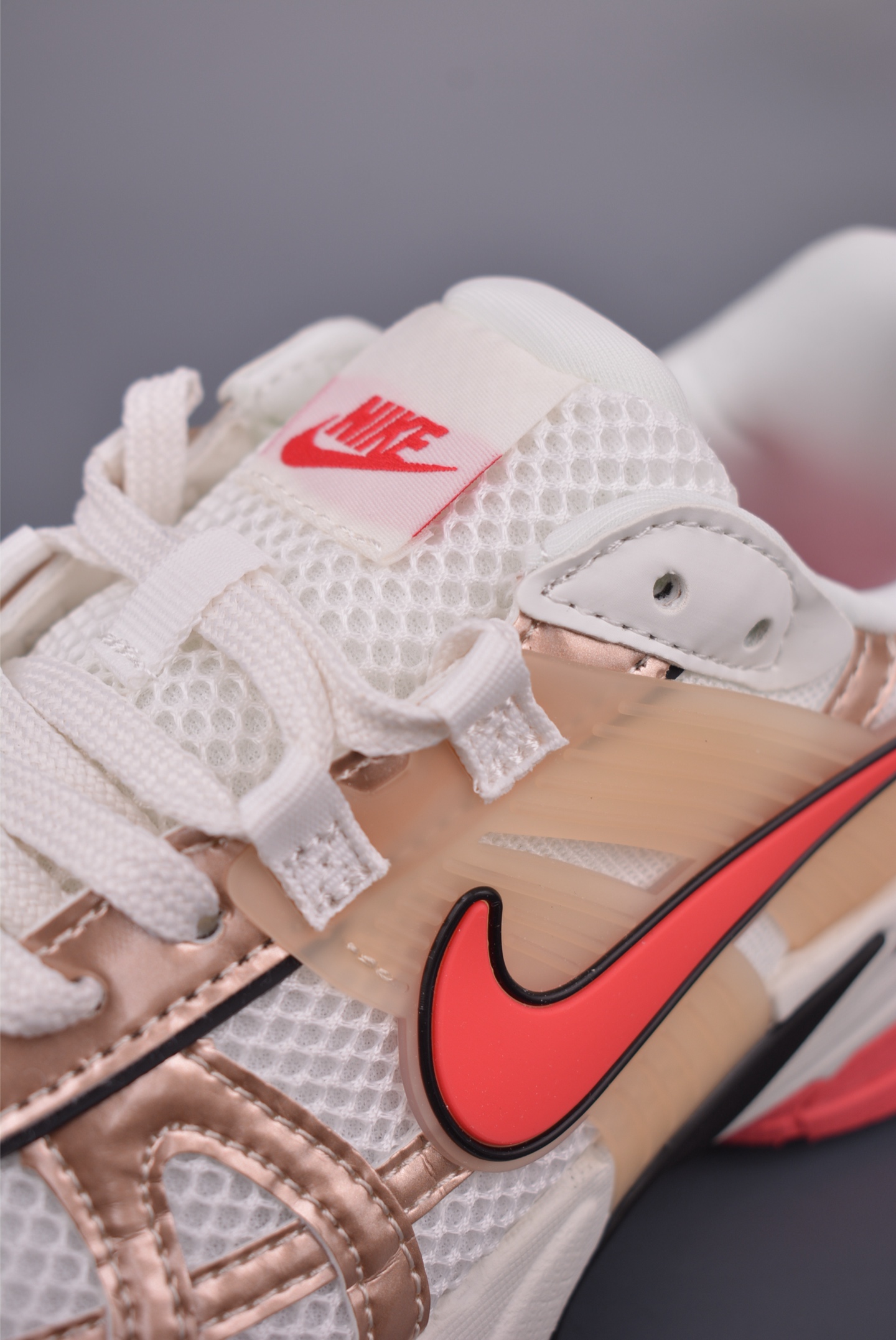 NIKE V2K Runtekk 版本 减震防滑复古低帮跑步鞋 HJ7389-838