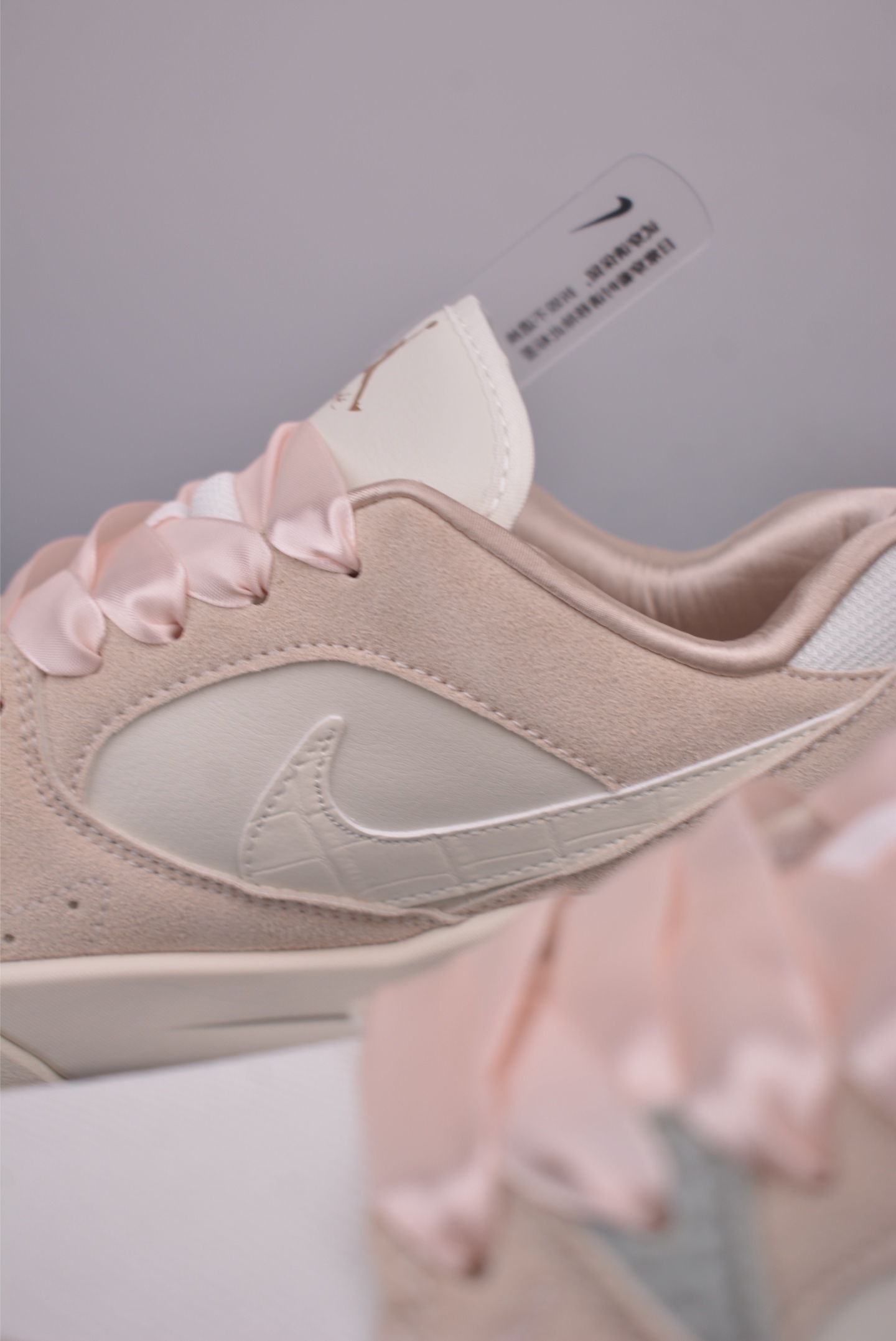 Nike Air Jordan CMFT Era Low-Top Sneakers - Breathable & Comfortable 9 i1752359510347 9091 0 7