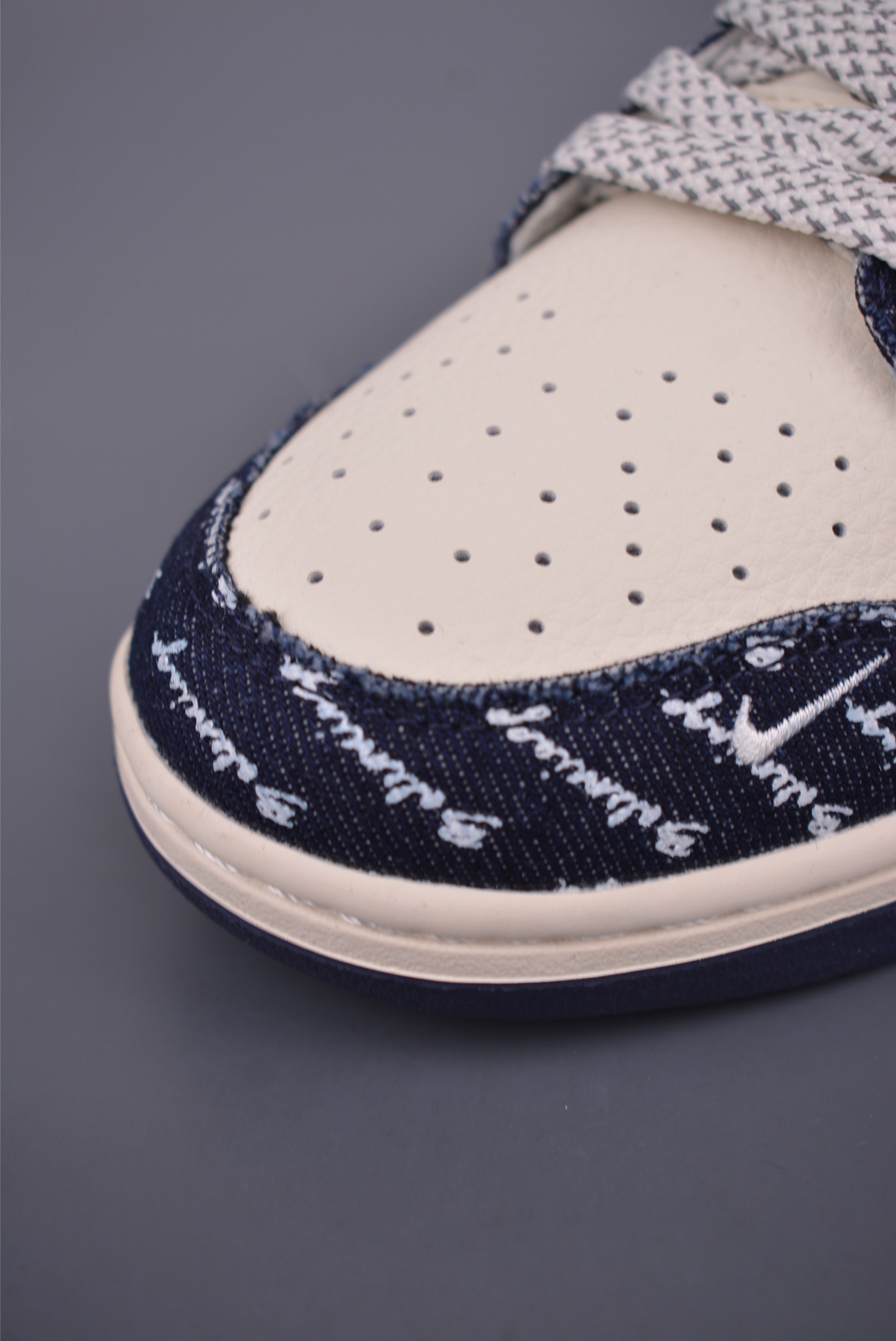 Nike SB Dunk Low Balenciaga: Premium Leather, Exclusive Design, Perfect Comfort 7 i1752359616140 3780 0 5