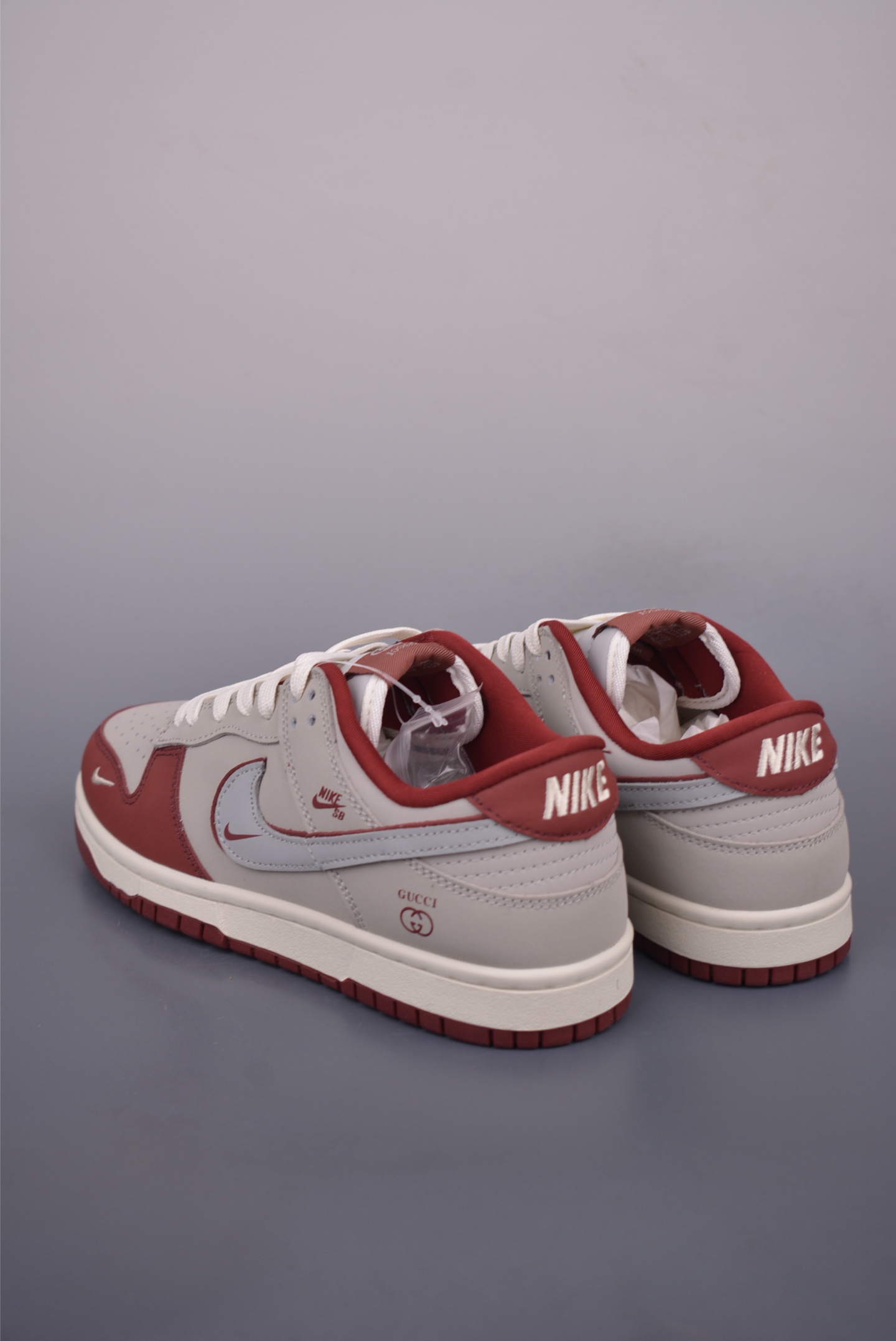 Nike SB Dunk Low Gucci Collaboration Premium Leather Sneakers - Unisex Style 3 i1752359748448 645 0 1