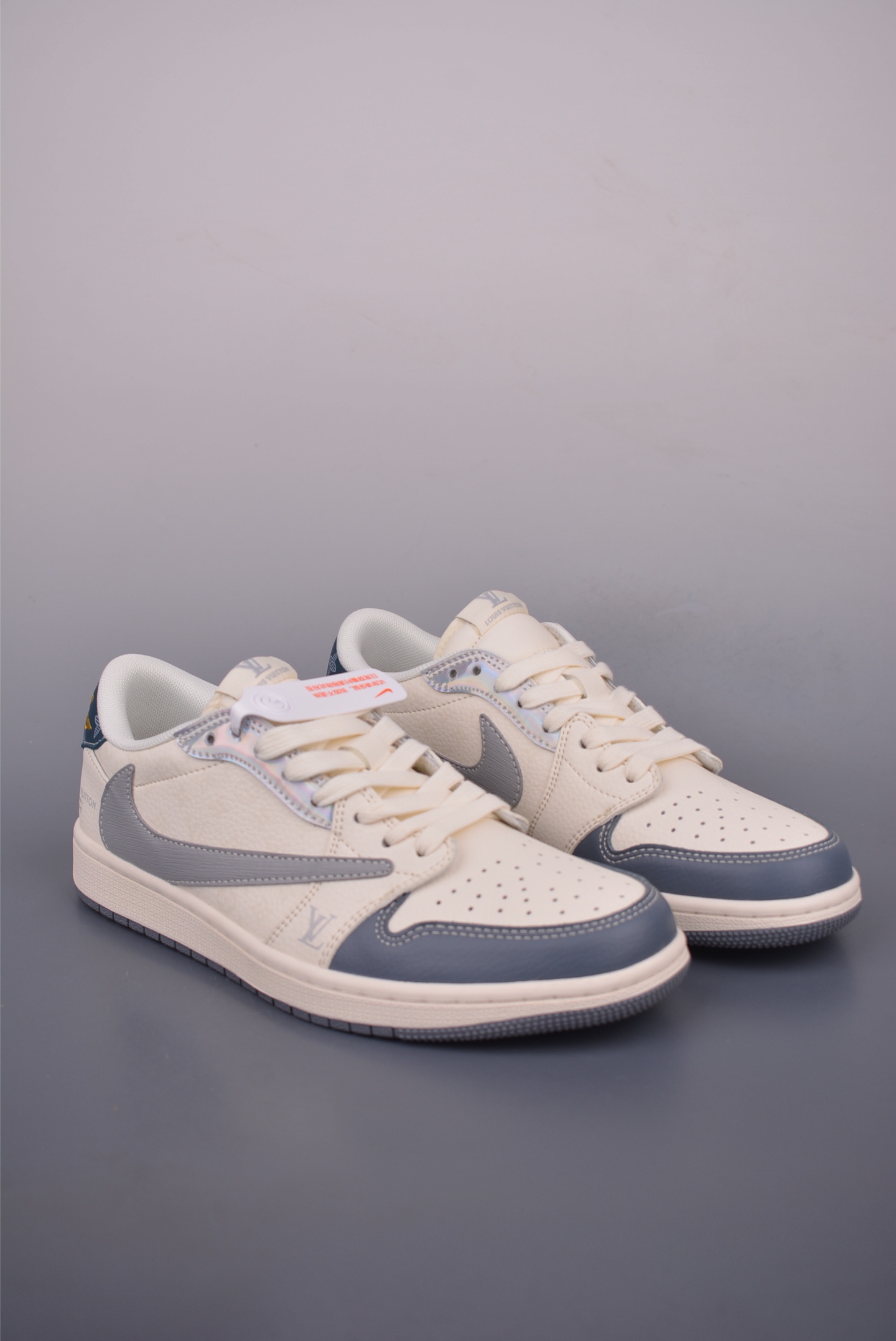 Fragment x Travis Scott x Louis Vuitton Air Jordan 1 Low Sneakers 2 i1752359852841 9896 0 0