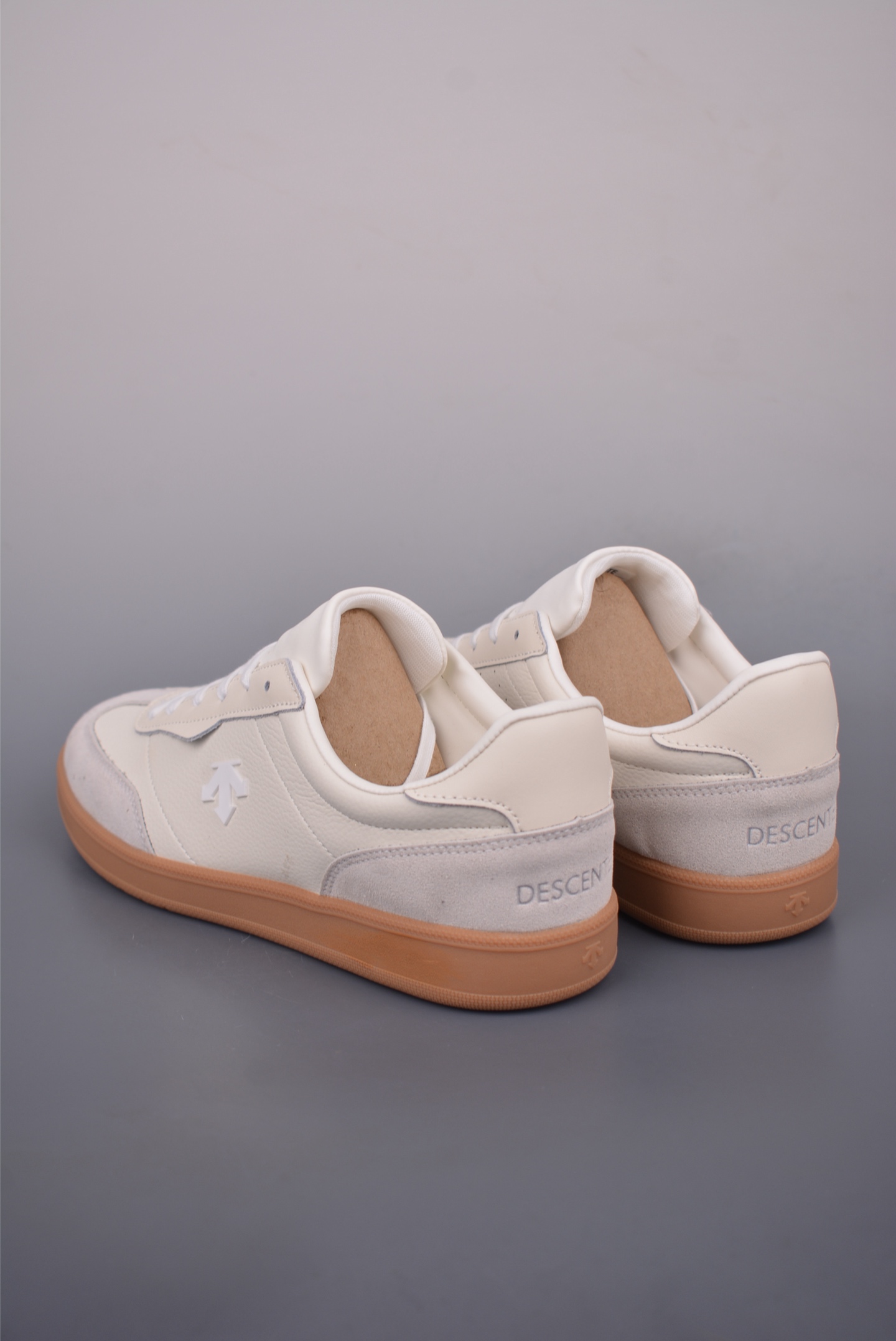 Descente Chron SB Retro Sneakers - Stylish Leather Upper, Comfortable Fit 2 i1752441092967 6002 0 1