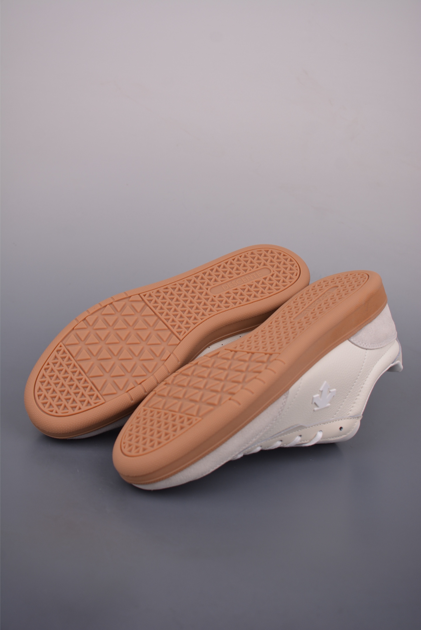 Descente Chron SB Retro Sneakers - Stylish Leather Upper, Comfortable Fit 3 i1752441092976 8622 0 2