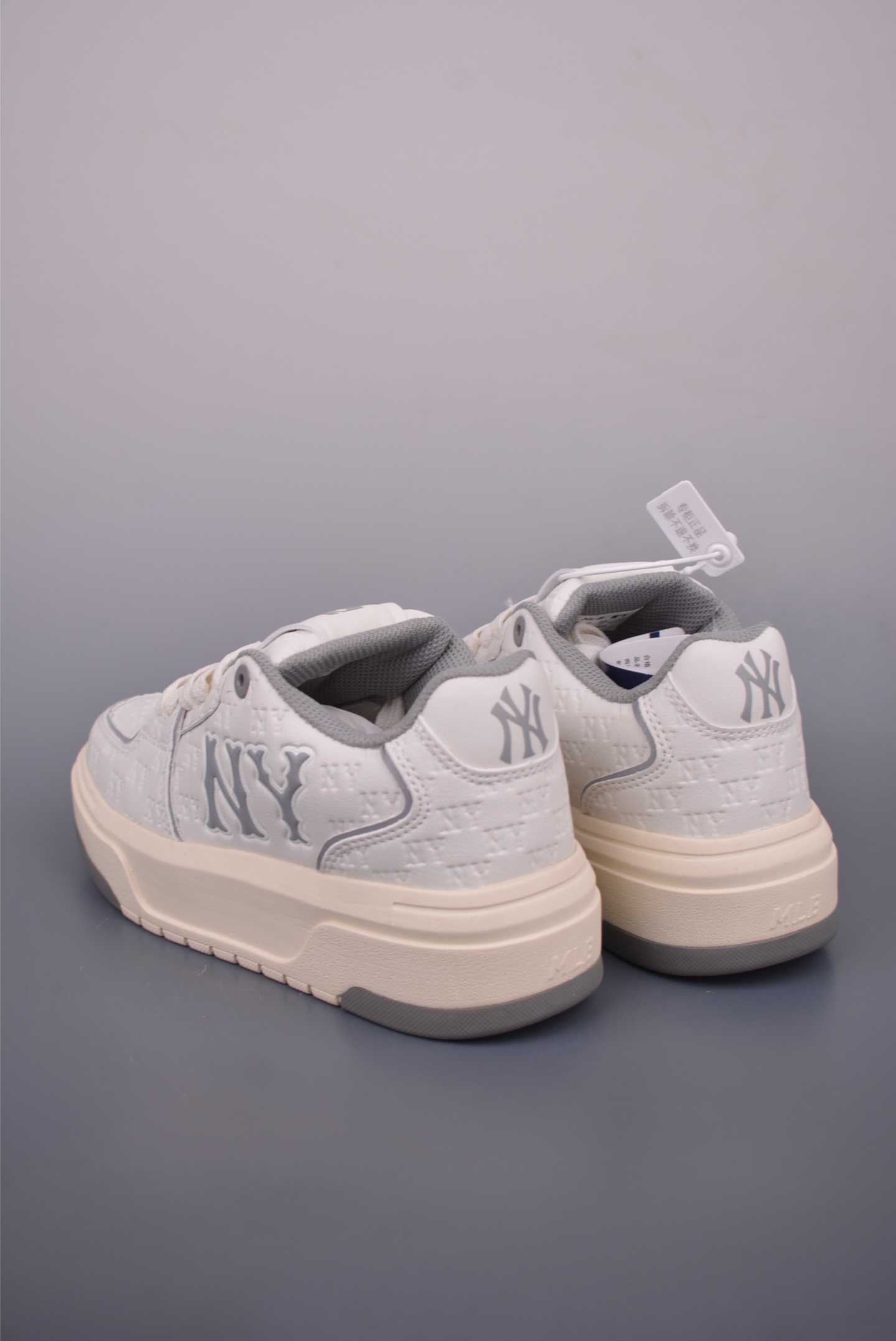 MLB Chunky Liner Embo Monogram New York Yankees Sneakers Thick Sole 2 i1752442428077 287 0 1