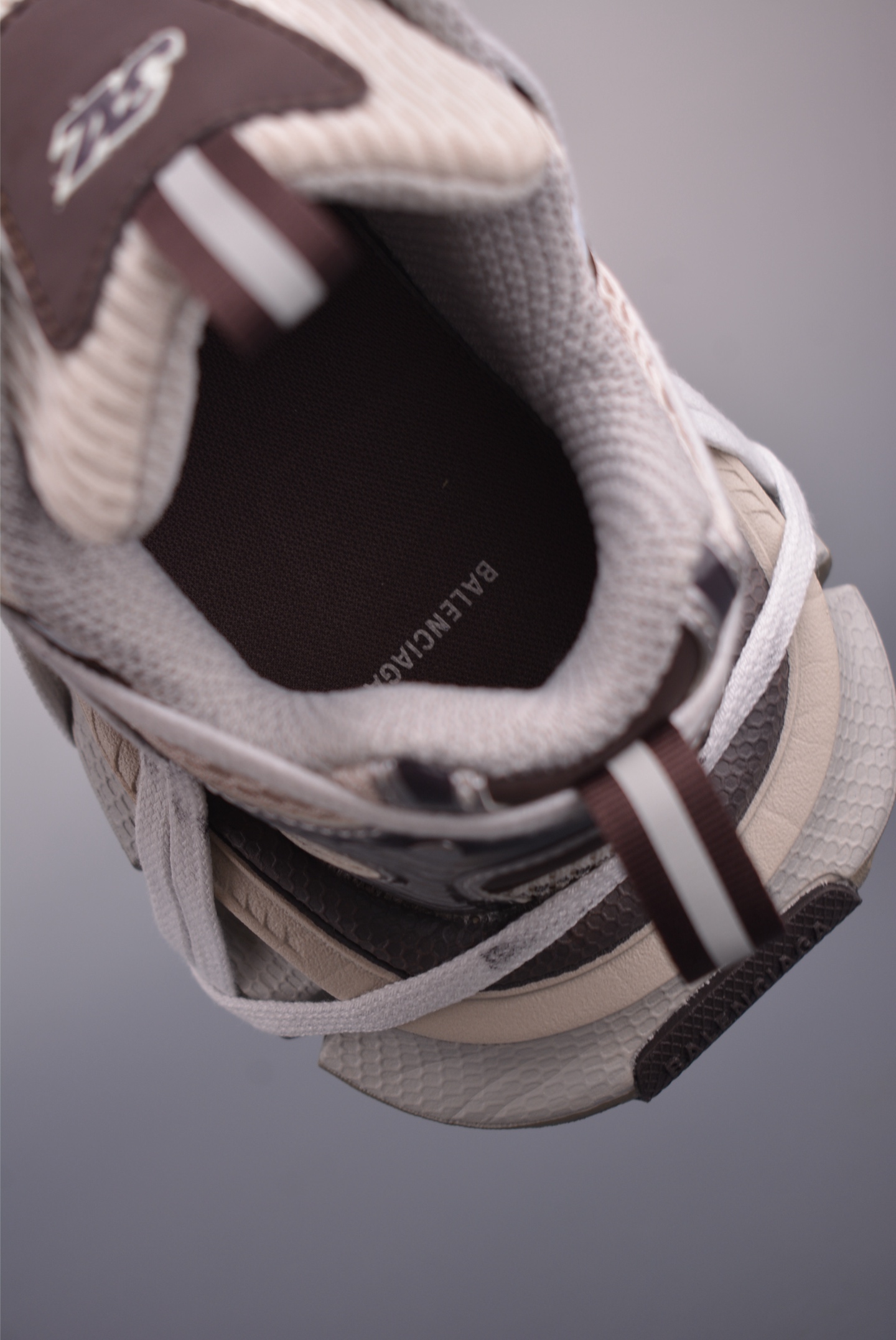 Balenciaga 3XL Lace-Up Sneakers: Vintage-Inspired Style & Comfort 9 i1752443065029 2341 0 8