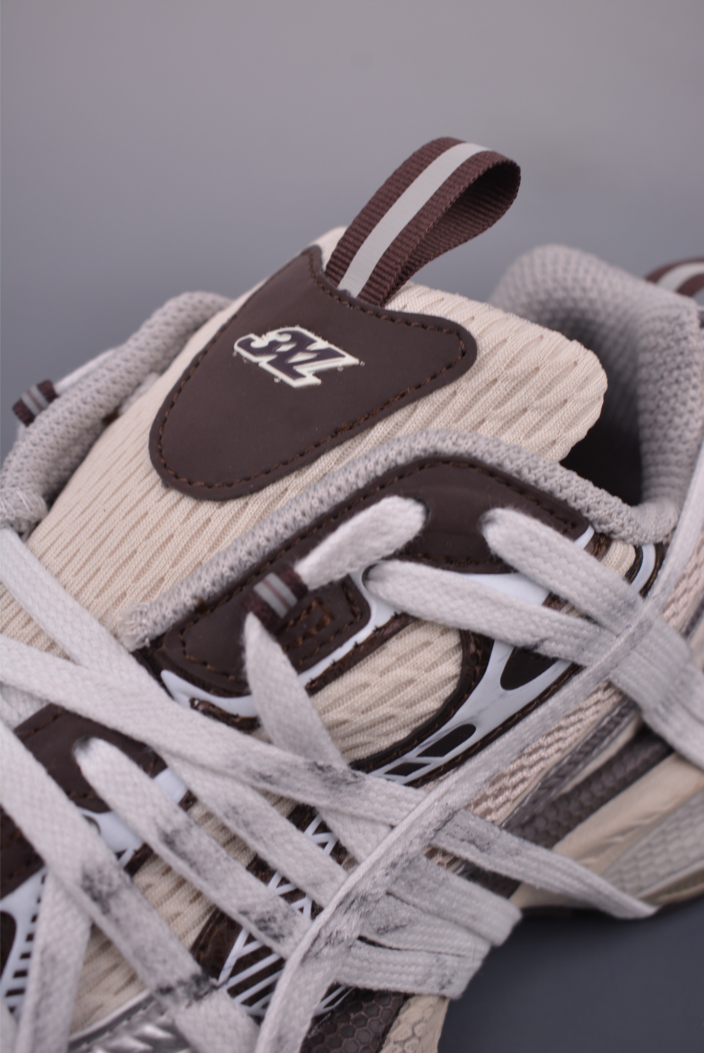 Balenciaga 3XL Lace-Up Sneakers: Vintage-Inspired Style & Comfort 7 i1752443066769 8296 0 6