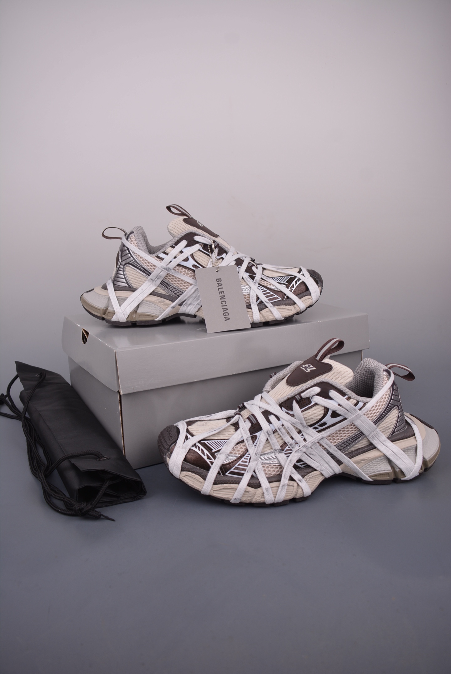 Balenciaga 3XL Lace-Up Sneakers: Vintage-Inspired Style & Comfort 5 i1752443066844 5637 0 4