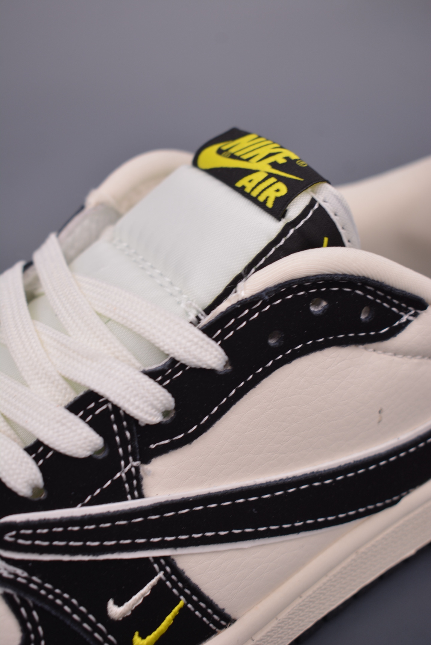 Fragment x Travis Scott x FENDI Air Jordan 1 Low 三方联名倒钩 XS2024-072-莆田鞋,莆田鞋货源,高仿鞋,高仿鞋货源,安福档口,莆田高仿鞋,莆田鞋批发,高仿鞋批发,莆田高仿运动鞋,高仿运动鞋,莆田运动鞋 Fragment x Travis Scott x FENDI Air Jordan 1 Low 三方联名倒钩 XS2024-072