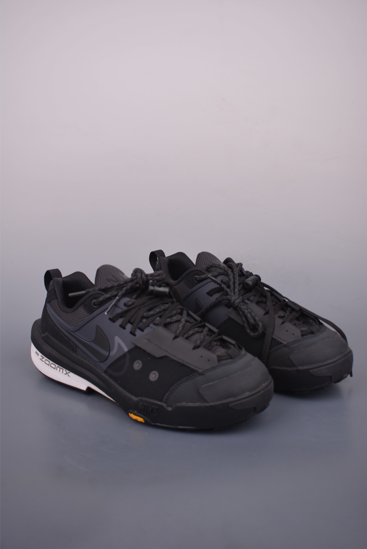 Sacai x Nike Zegamadome SP Black Casual Sneakers HQ8618-001Q 2 i1752444694459 1357 0 0