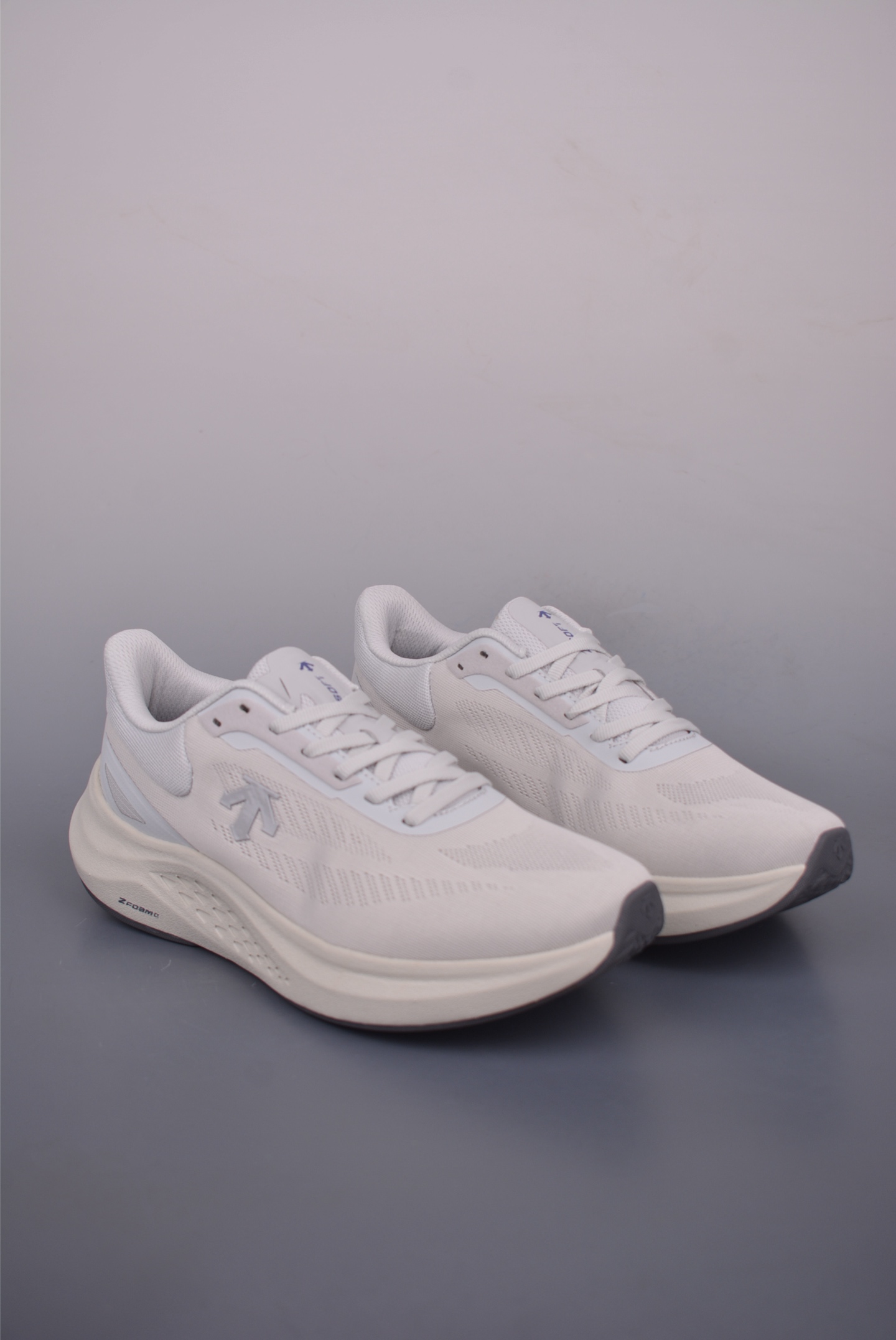 Descente Run Step Lightweight Cushioned Trail Running Shoes 2 i1752445561128 8229 0 0