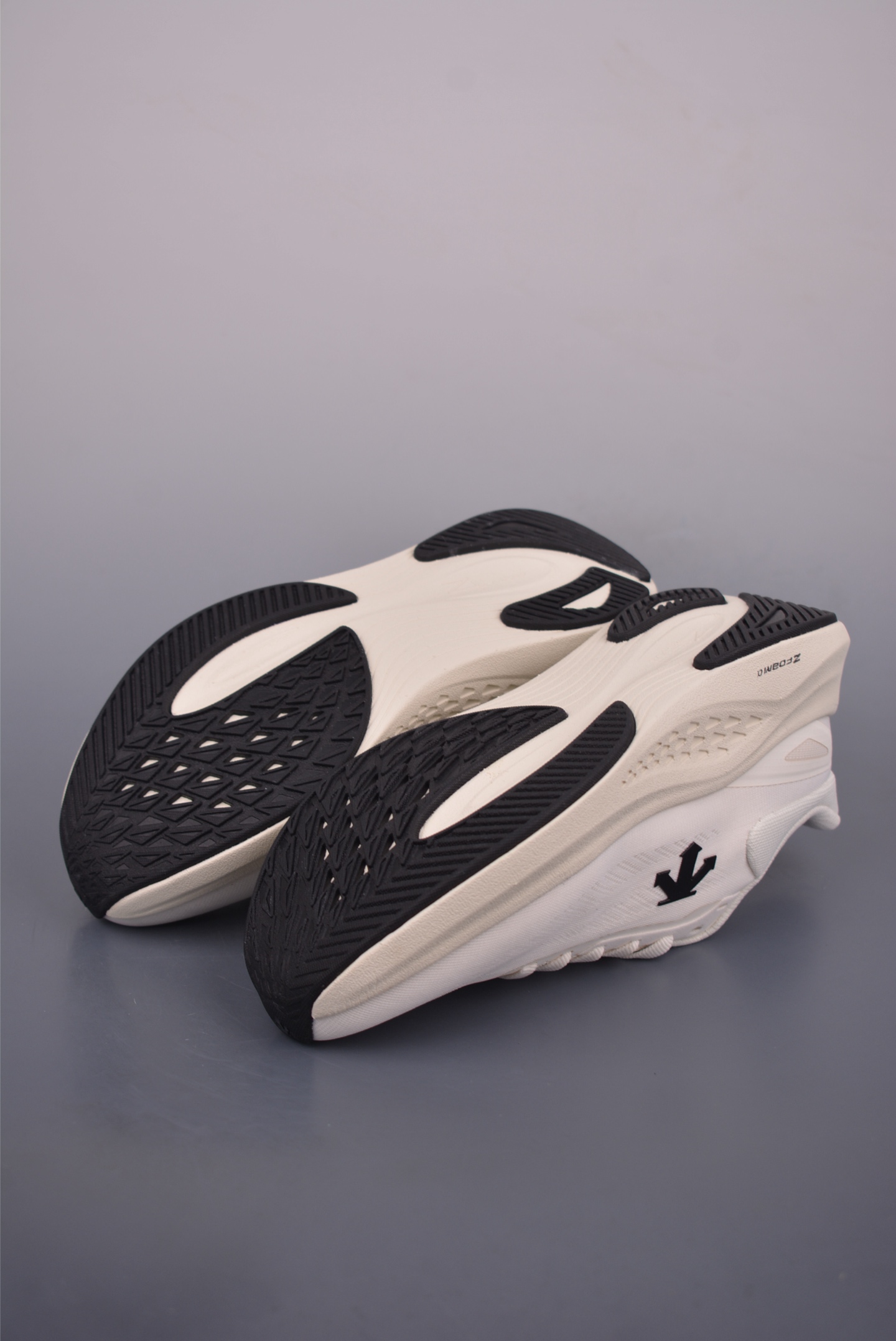 Descente RUN STEP Trail Running Shoes Waterproof Breathable Outdoor Hiking 4 i1752445581219 738 0 2