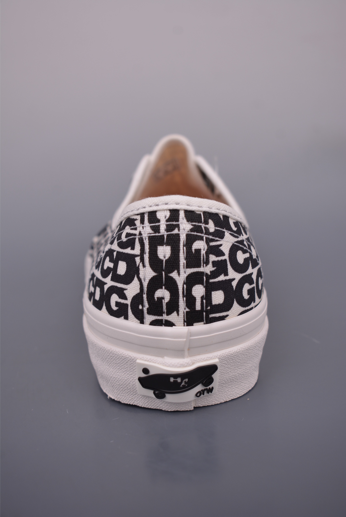 CDG x Vans Authentic 44,2025 Black/White Logo Graffiti Limited Edition 5 i1752446816416 6883 0 3