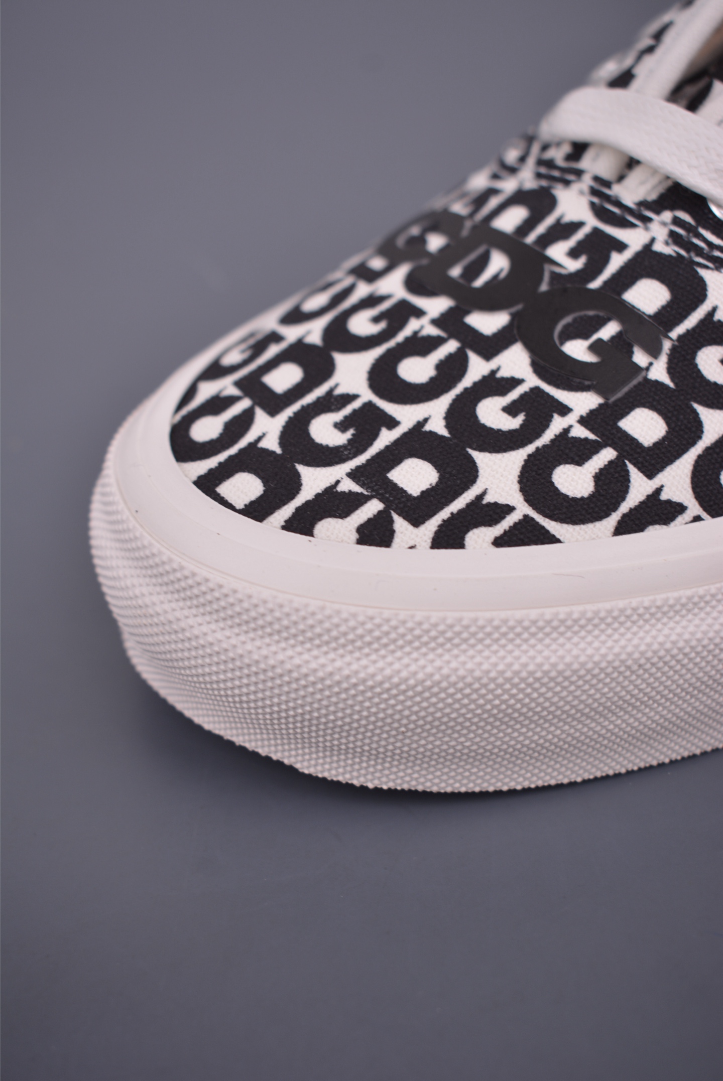 CDG x Vans Authentic 44,2025 Black/White Logo Graffiti Limited Edition 7 i1752446816442 285 0 5