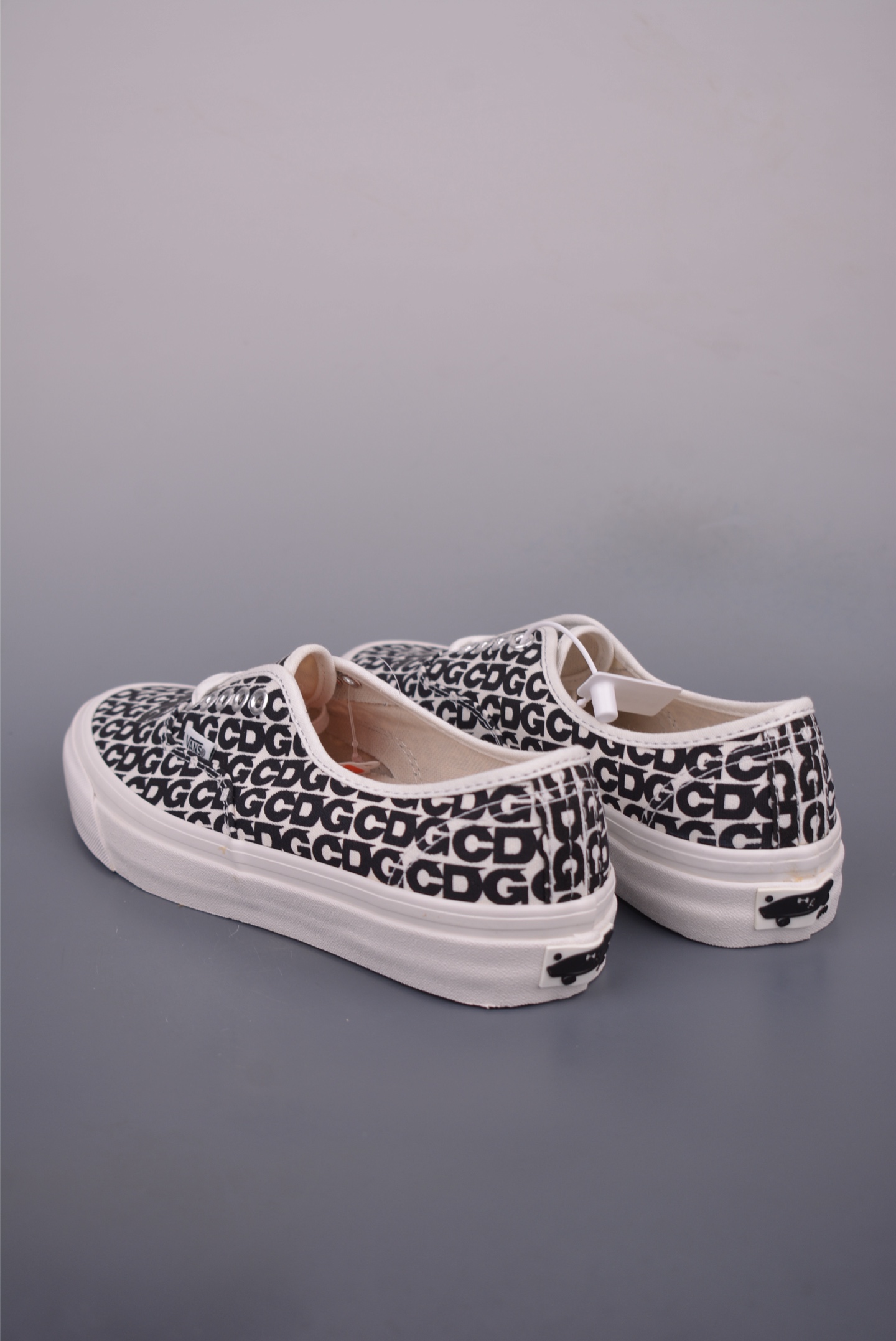 CDG x Vans Authentic 44,2025 Black/White Logo Graffiti Limited Edition 3 i1752446817886 824 0 1