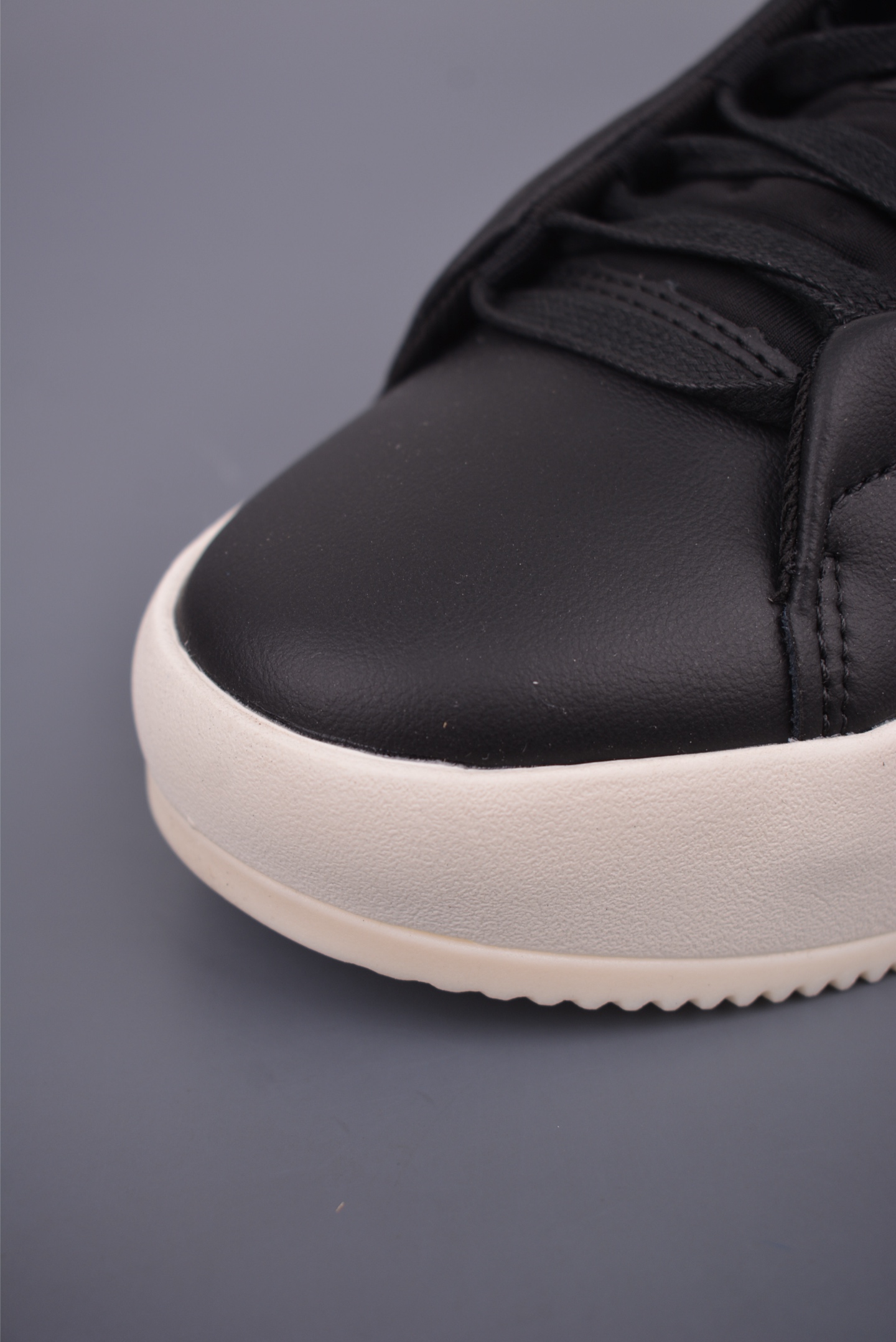 adidas Sport Performance ACESMASH 百搭休闲轻松舒适耐磨透气低帮板鞋 JQ2301