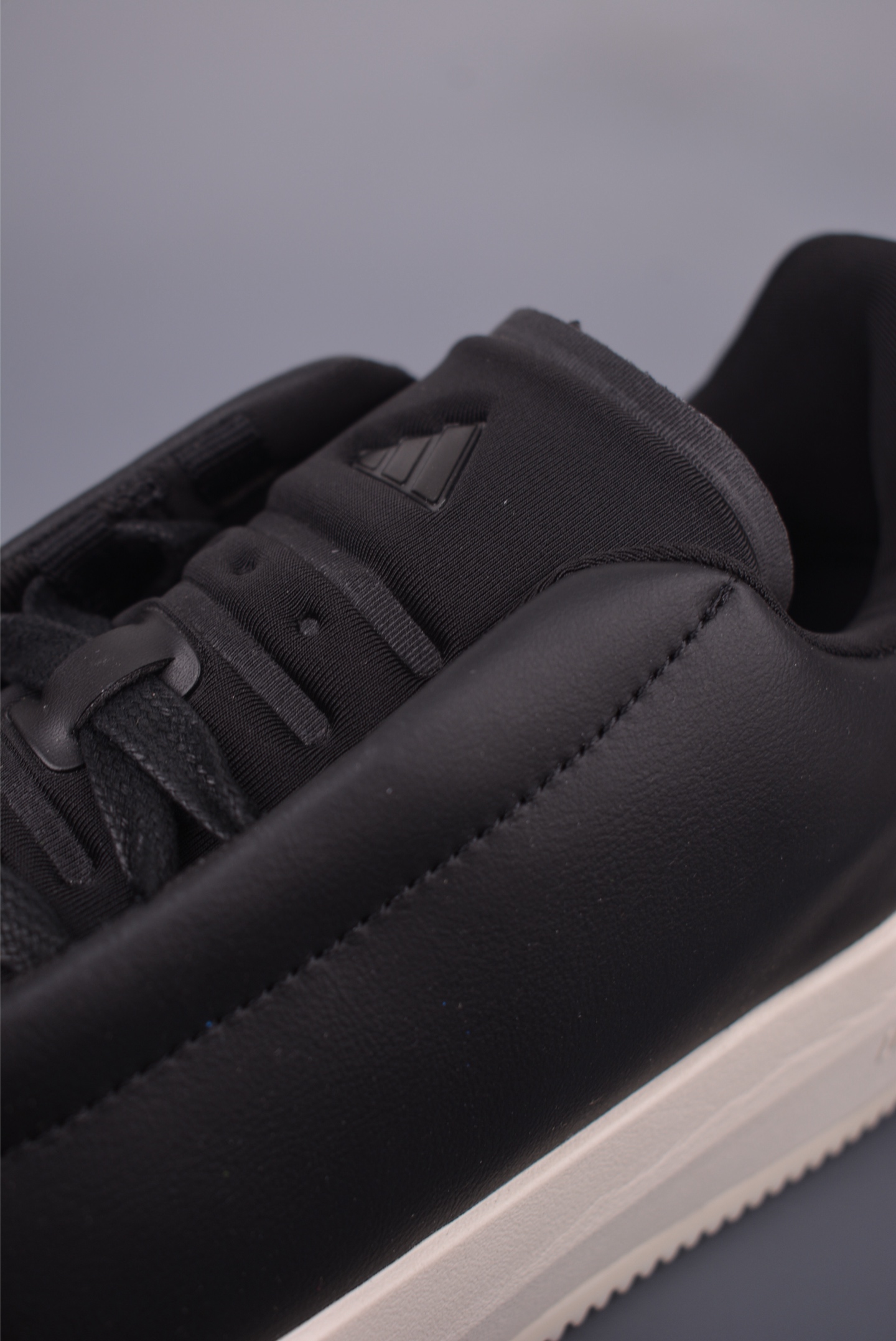 adidas Sport Performance ACESMASH 百搭休闲轻松舒适耐磨透气低帮板鞋 JQ2301